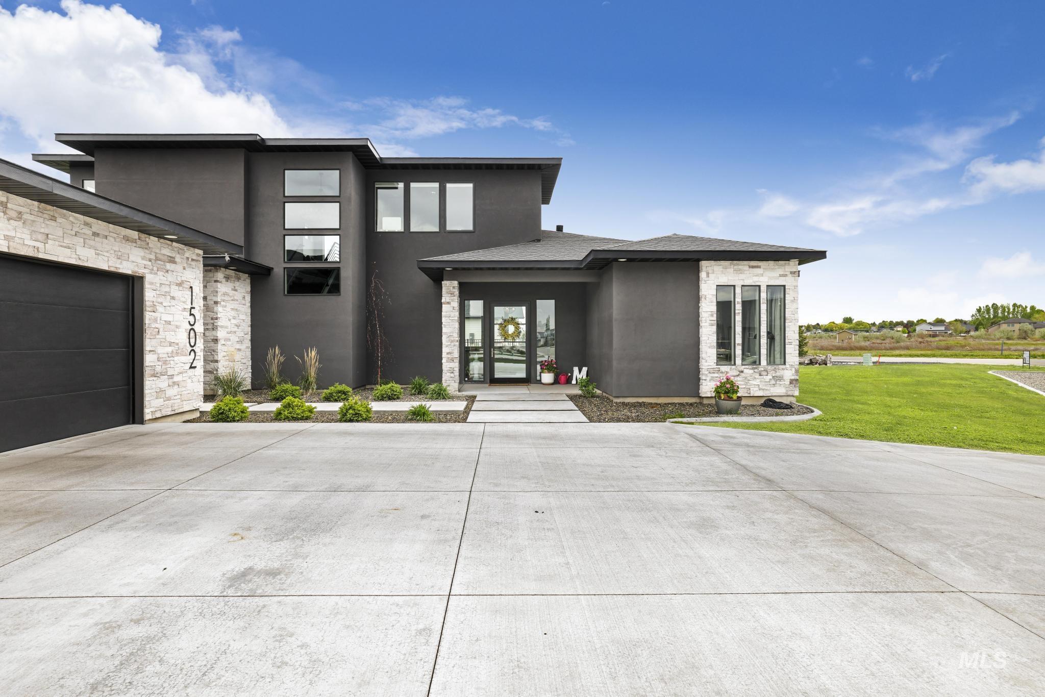 1502 Clear Creek Loop Property Photo 5