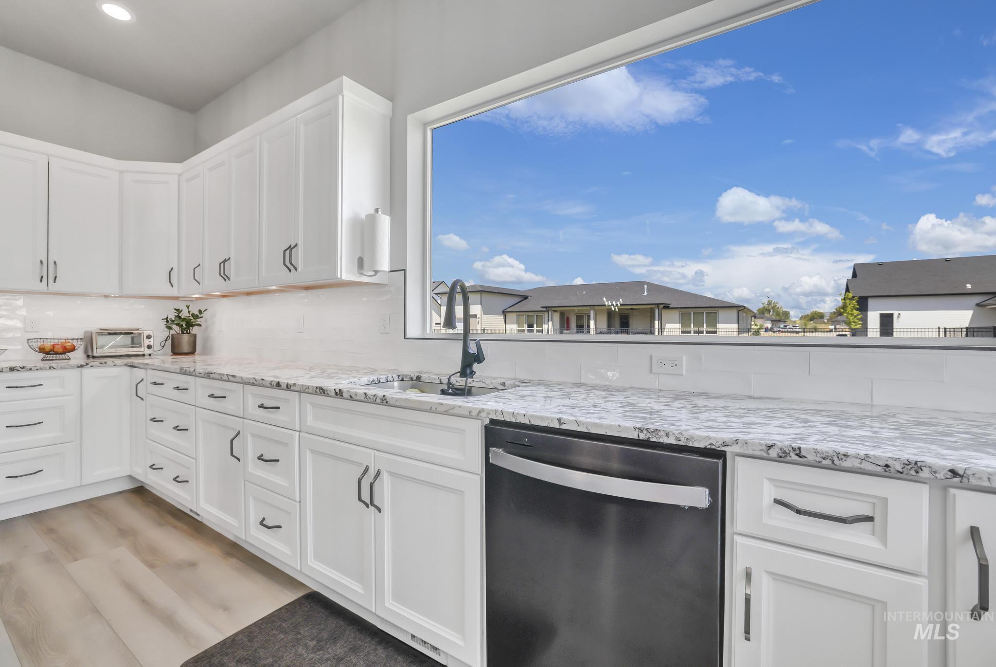 1502 Clear Creek Loop Property Photo 20