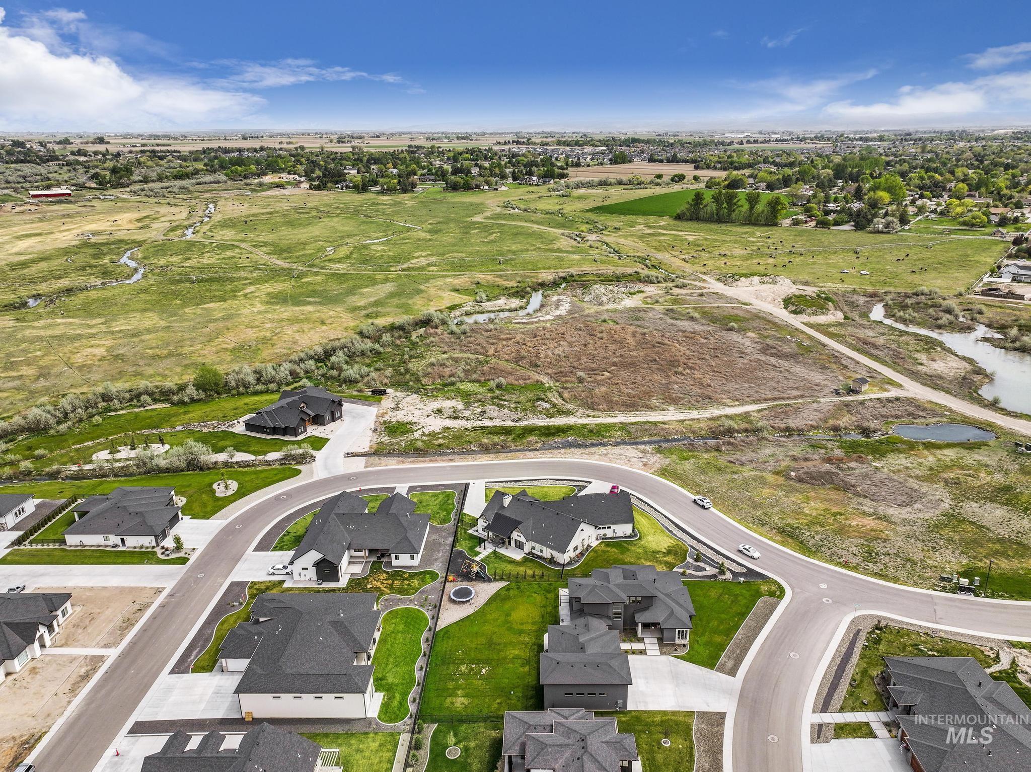 1502 Clear Creek Loop Property Photo 46
