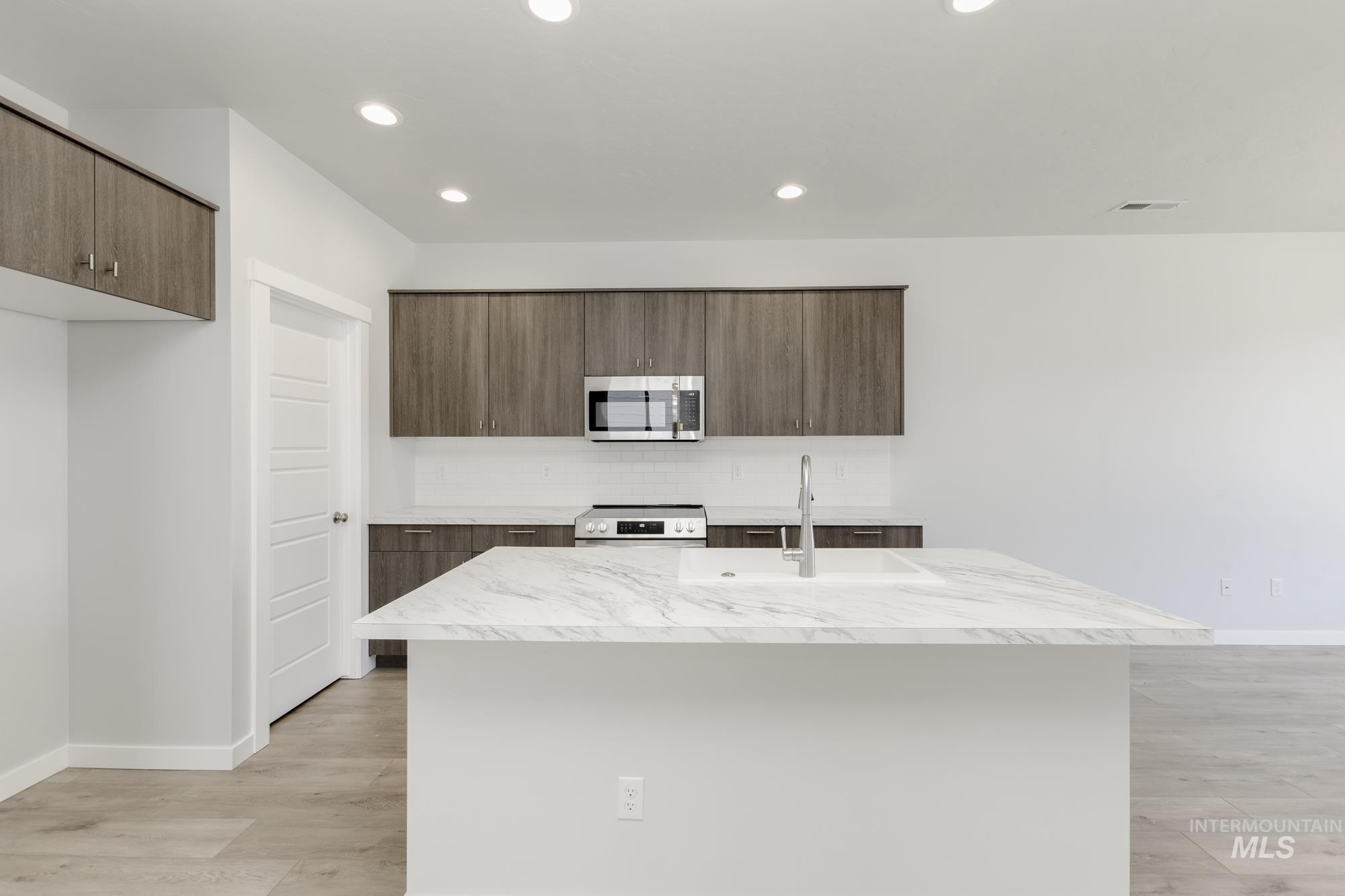 4391 N Magical Creek Ave Property Photo 5