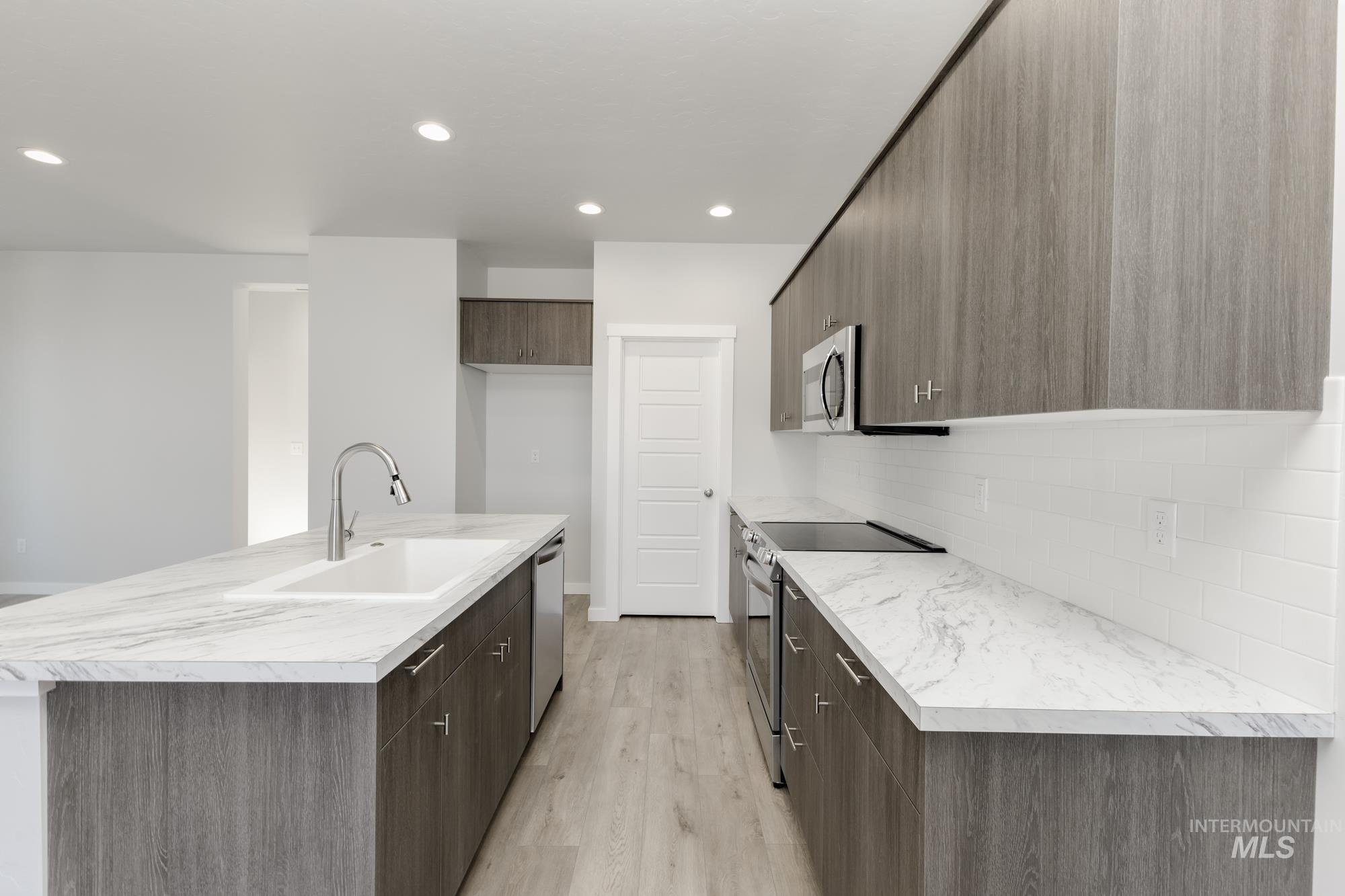 4391 N Magical Creek Ave Property Photo 6