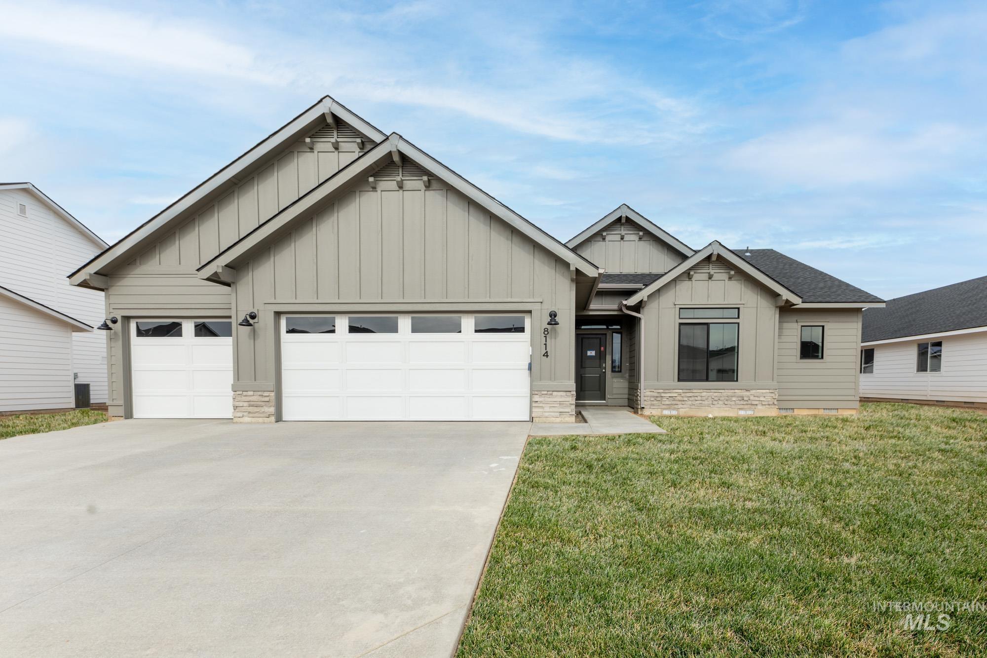 8114 E Bright Angel Dr Property Photo 1