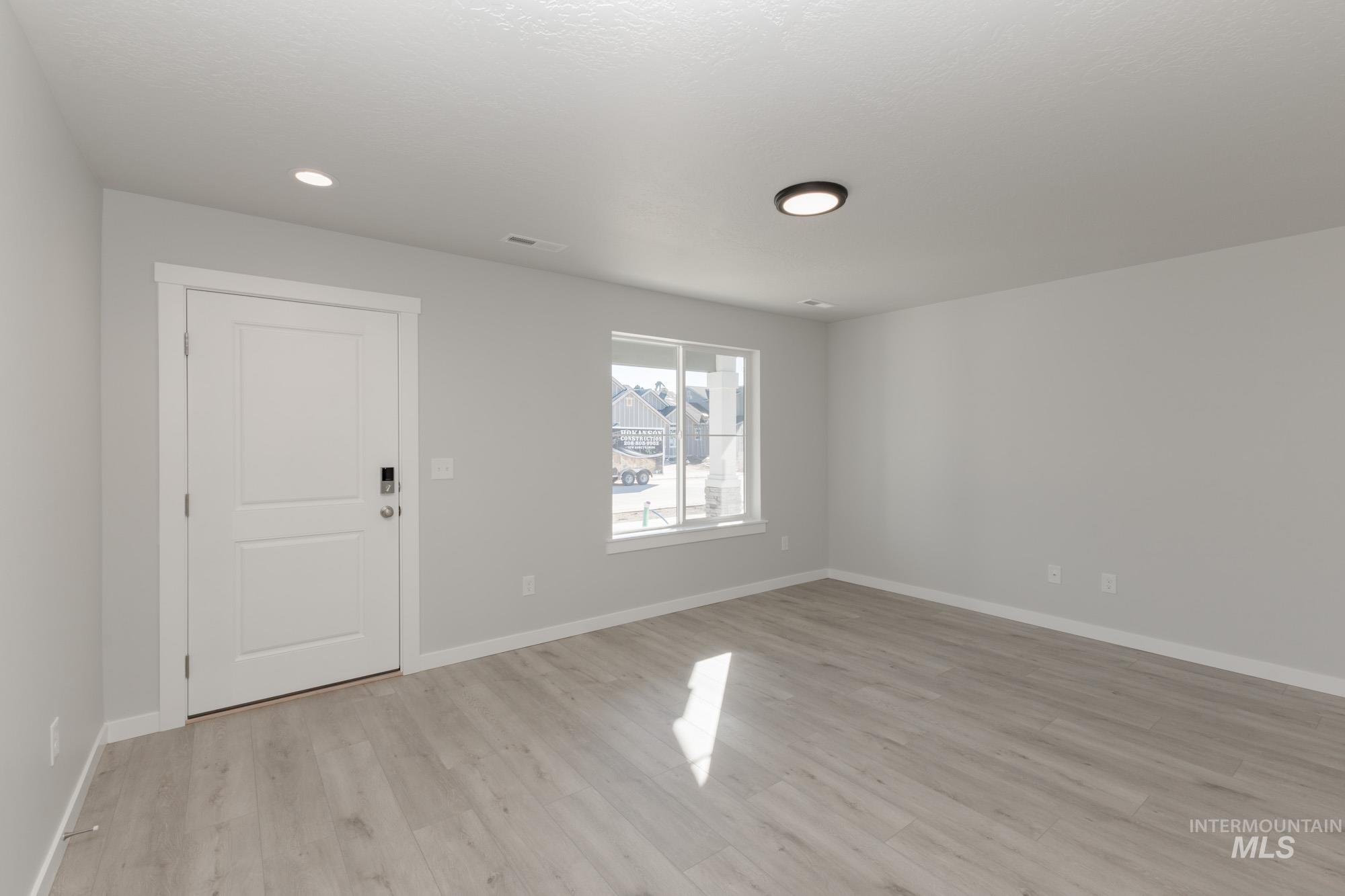 8150 E Bright Angel Dr Property Photo 2
