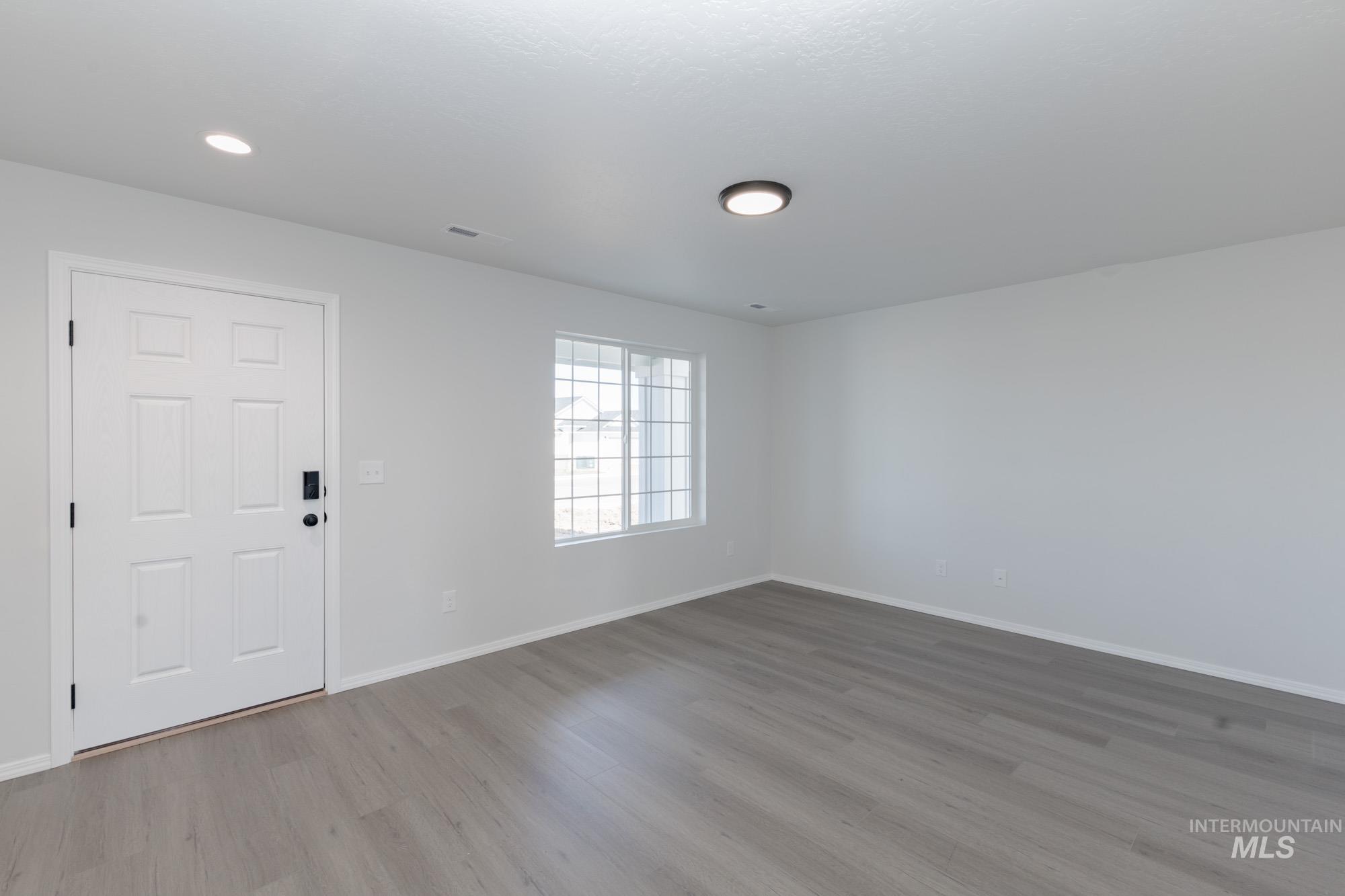 11195 Cart St Property Photo 2