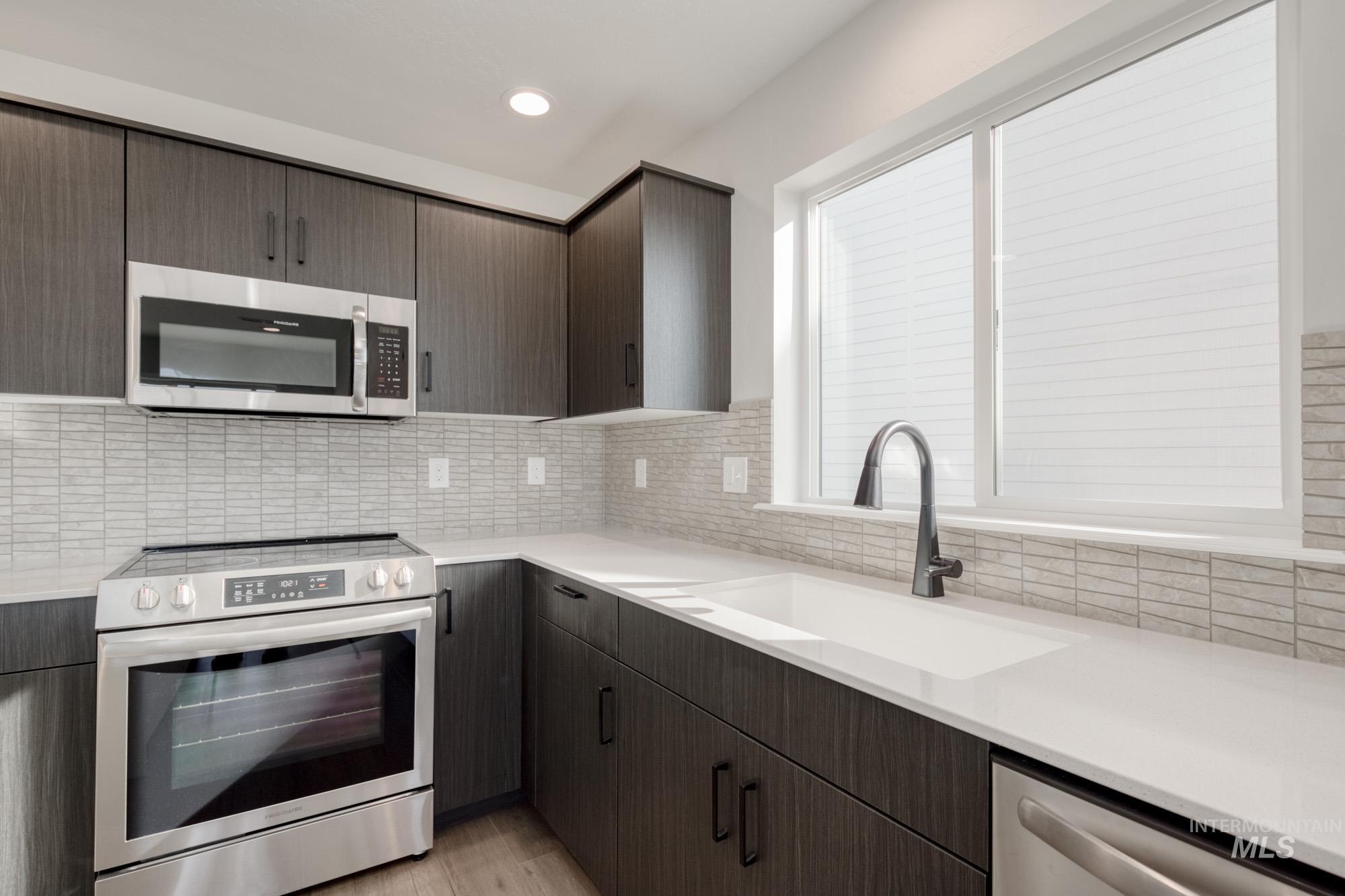 11195 Cart St Property Photo 5