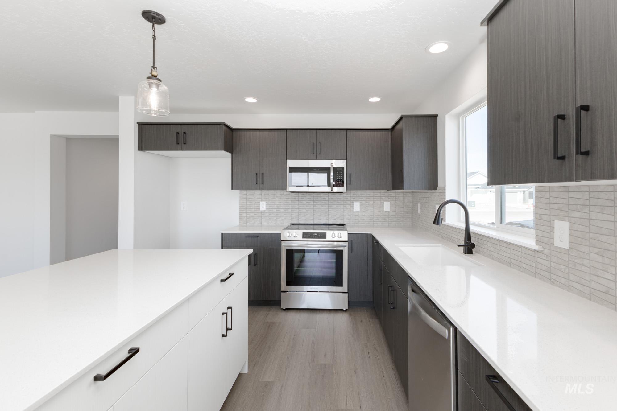 11195 Cart St Property Photo 6