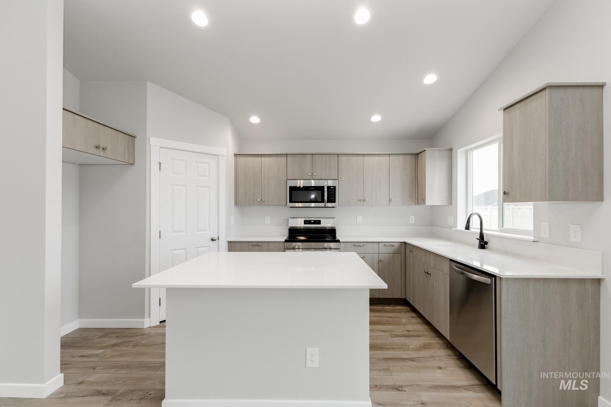 11122 Canvas St Property Photo 3
