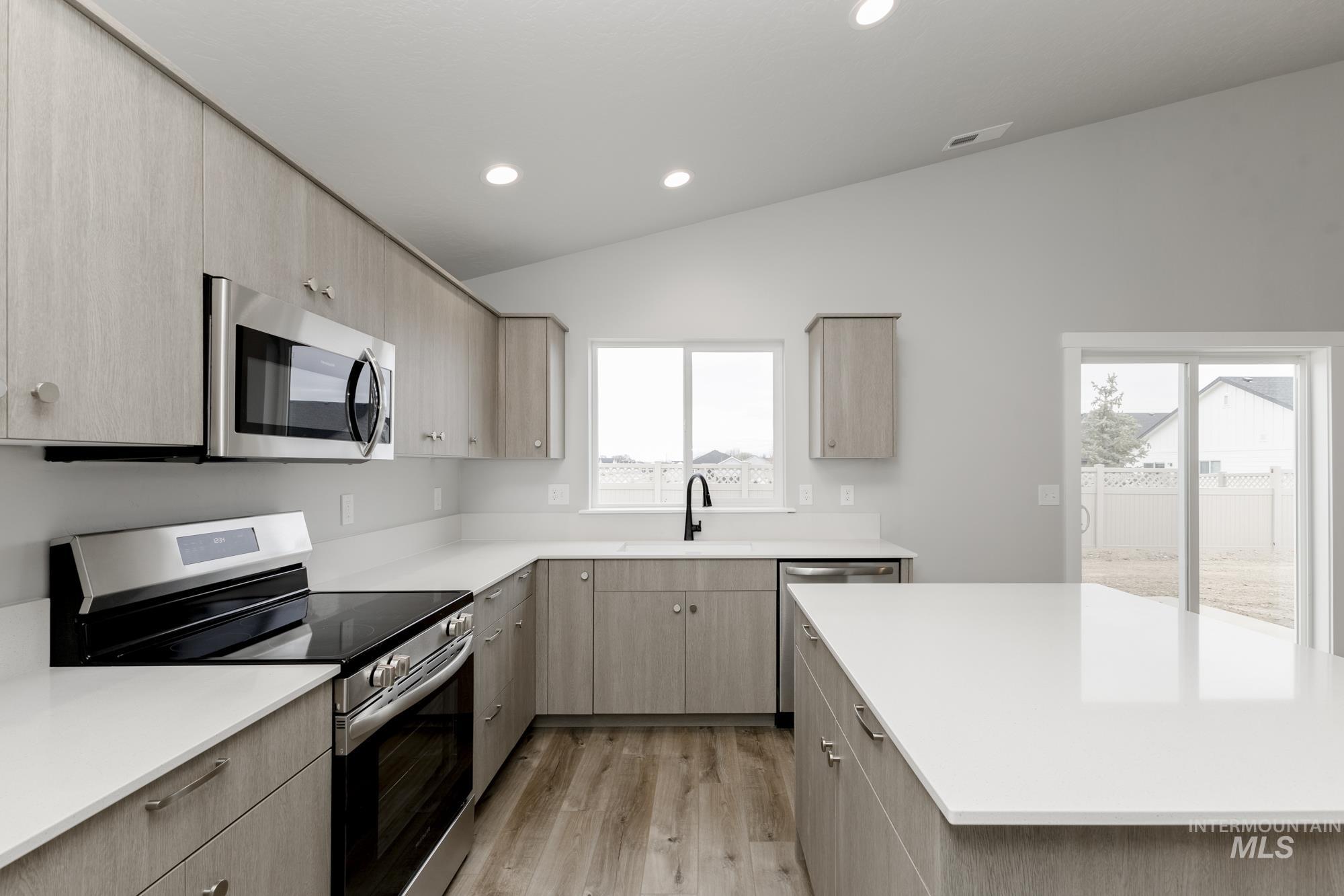 11122 Canvas St Property Photo 4