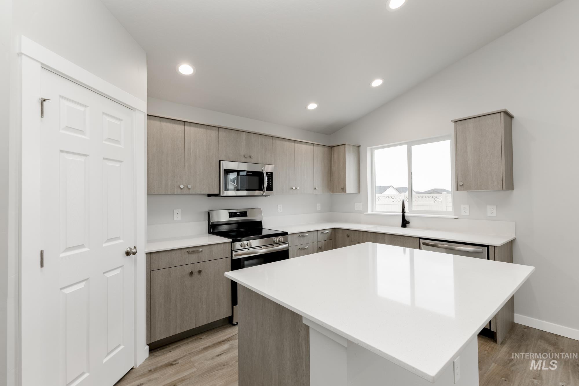 11122 Canvas St Property Photo 5