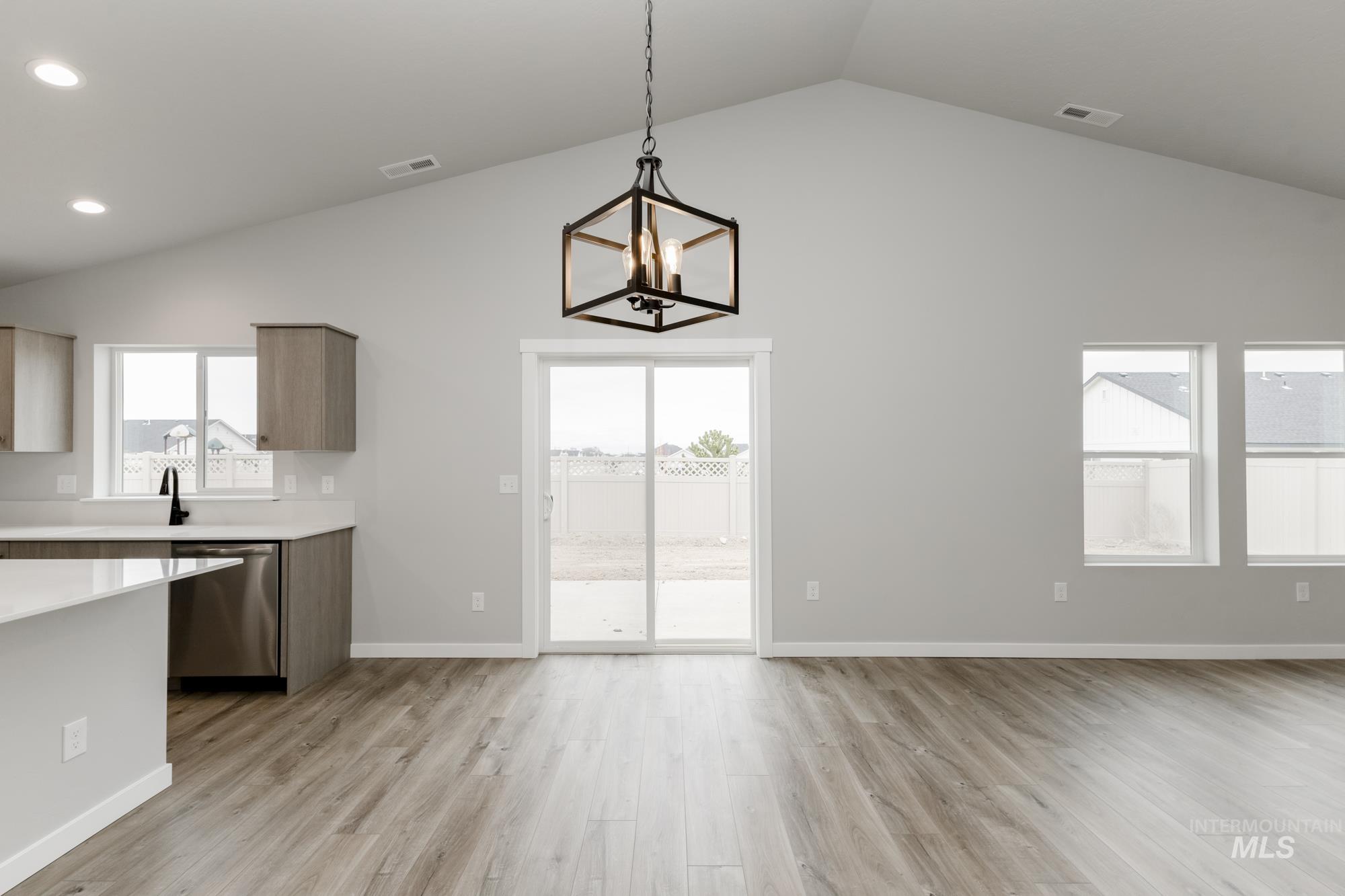 11122 Canvas St Property Photo 6