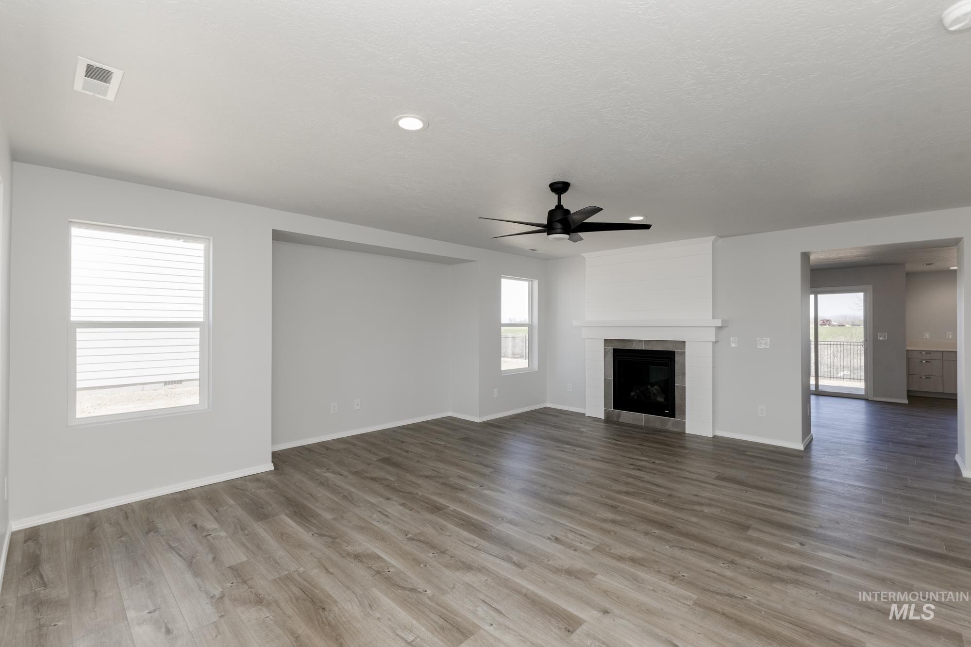7286 E Shields Dr Property Photo 8