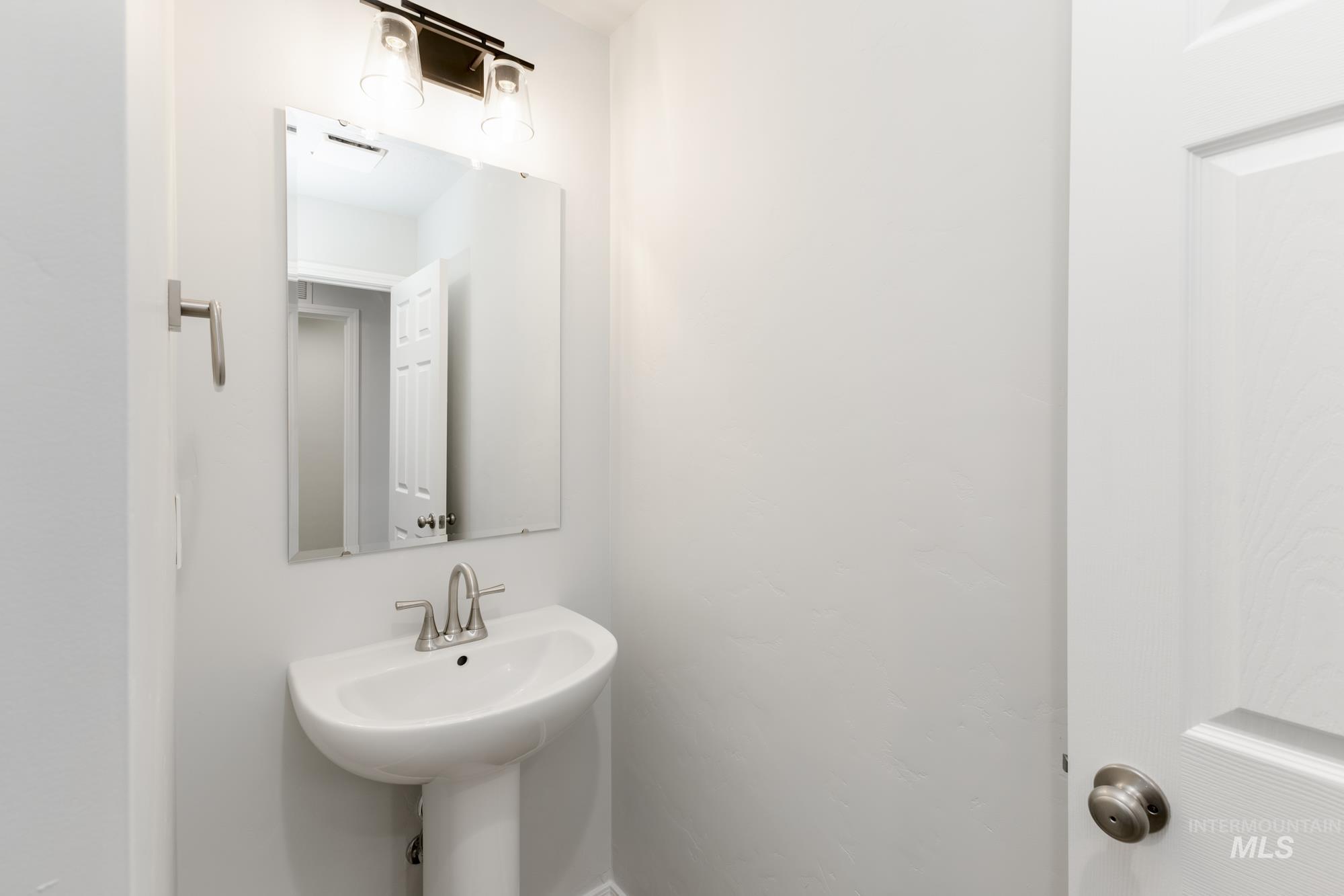 7286 E Shields Dr Property Photo 12