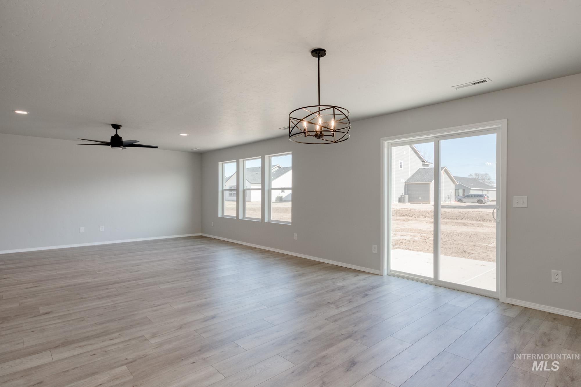 318 Chalcedony Ave Property Photo 6