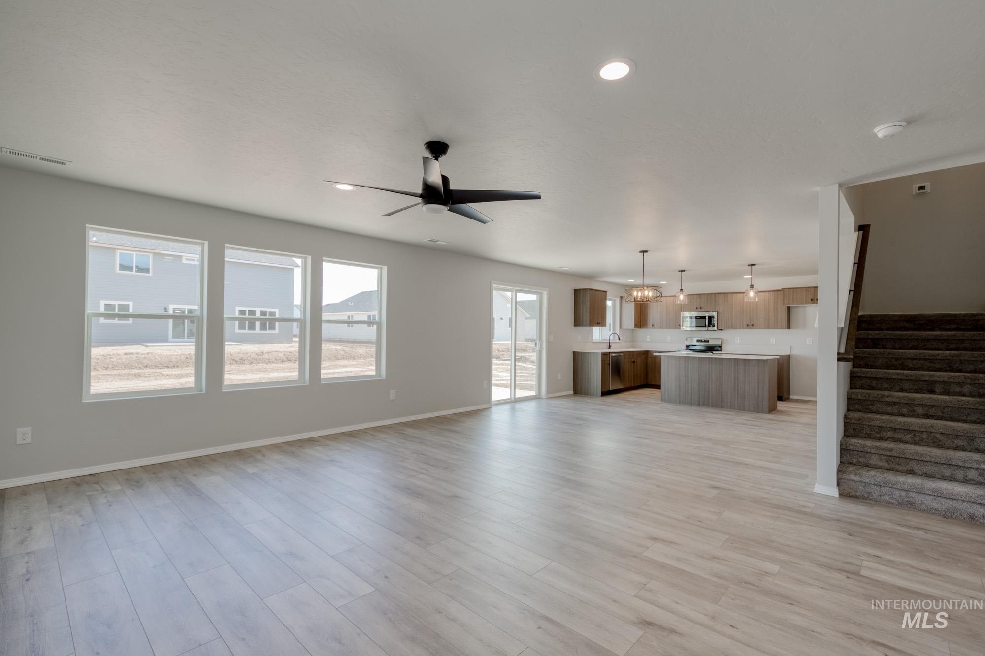 318 Chalcedony Ave Property Photo 11