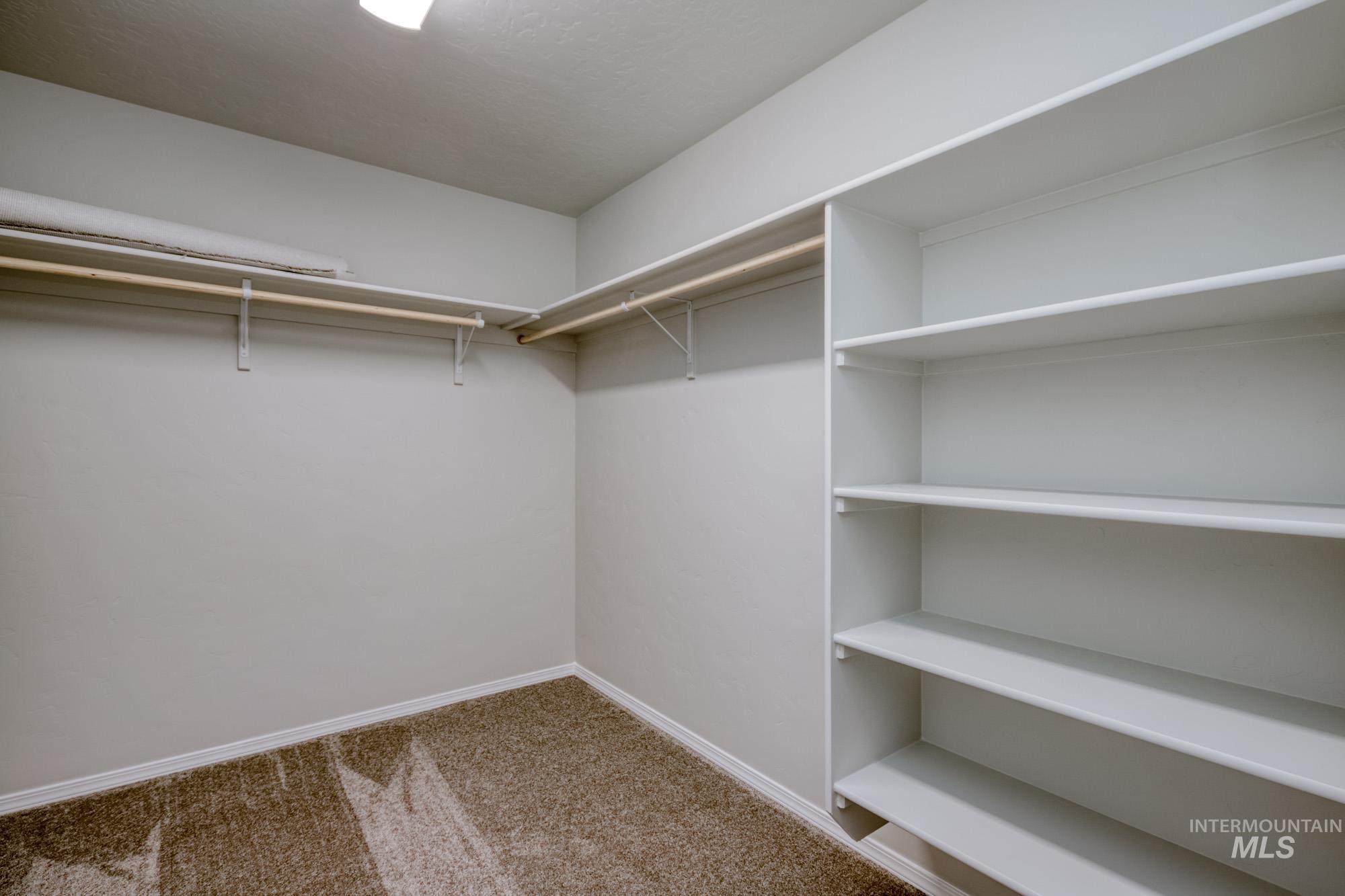318 Chalcedony Ave Property Photo 28