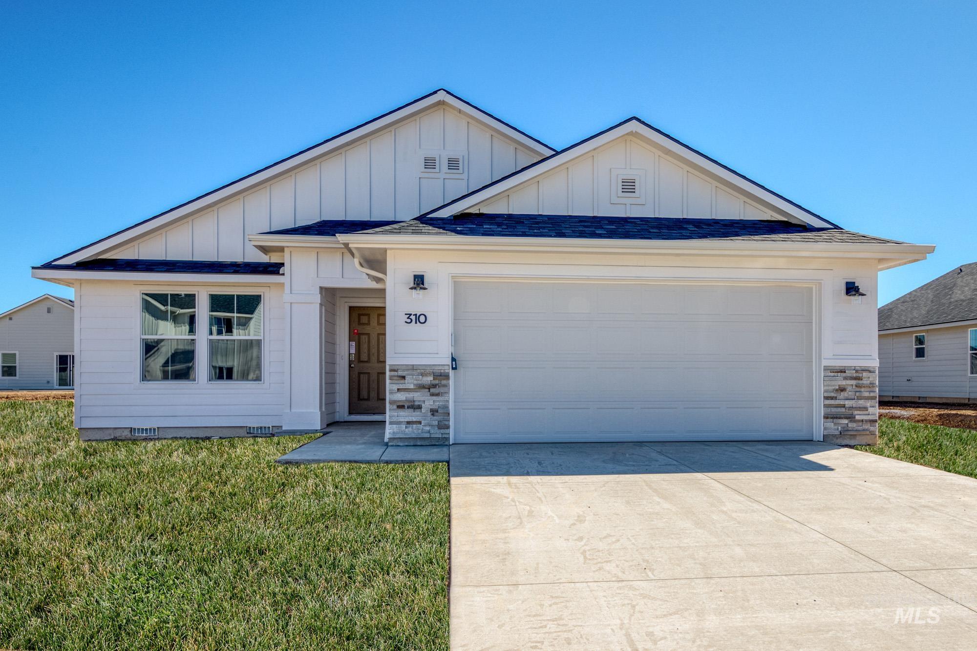 310 Chalcedony Ave Property Photo 1
