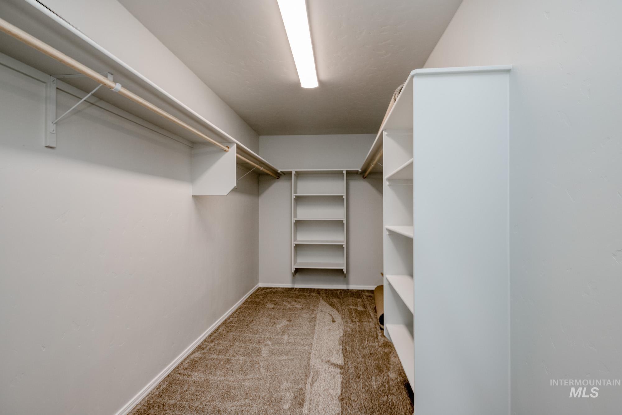 207 Goldstone Ave Property Photo 28