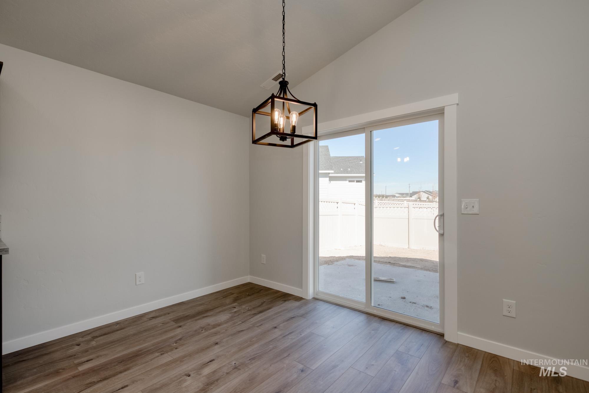 2372 W Opalite Dr Property Photo 7
