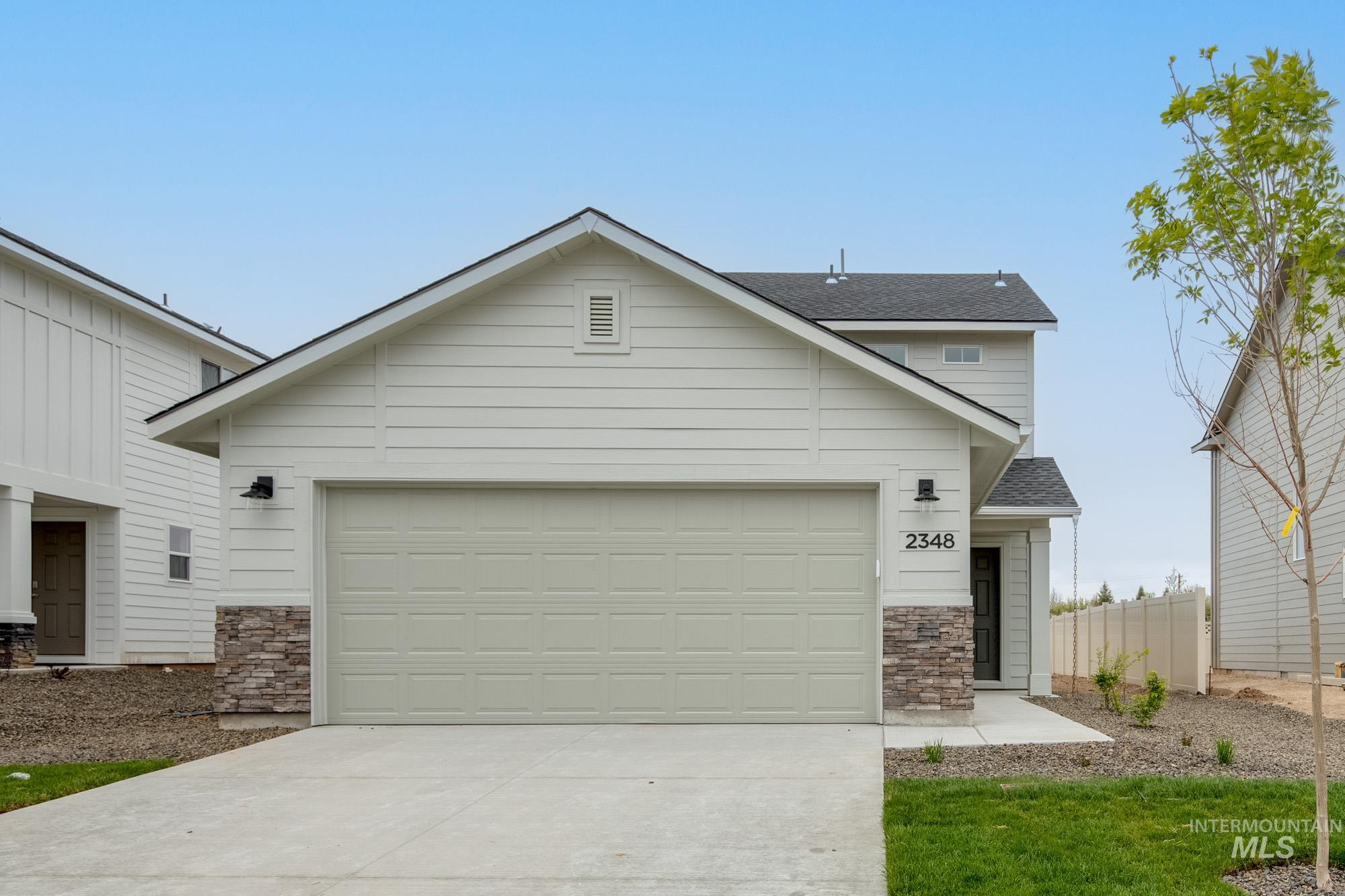 2348 W Opalite Dr Property Photo 1