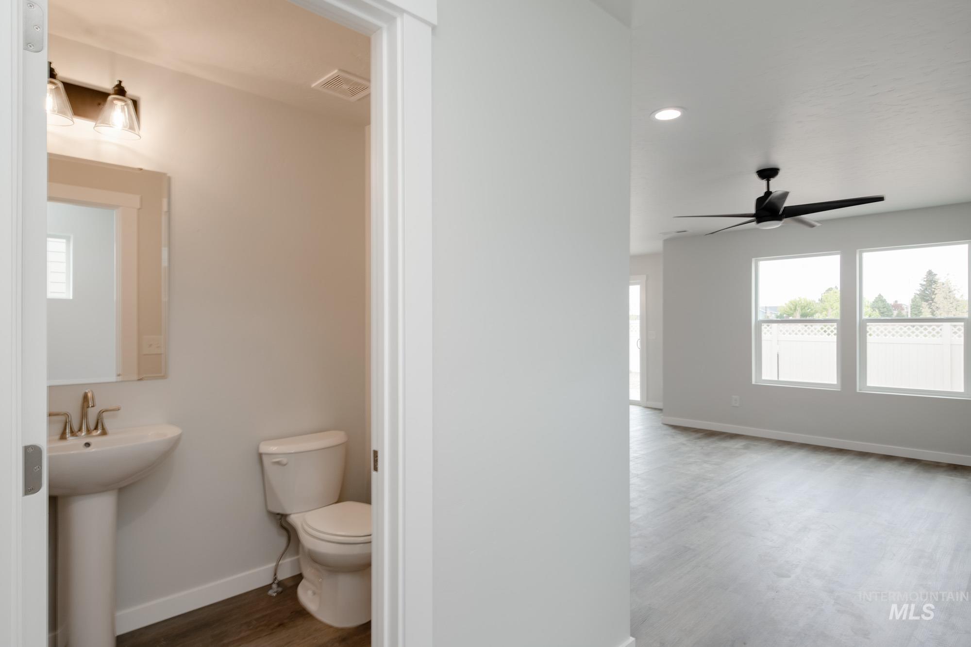 2348 W Opalite Dr Property Photo 15