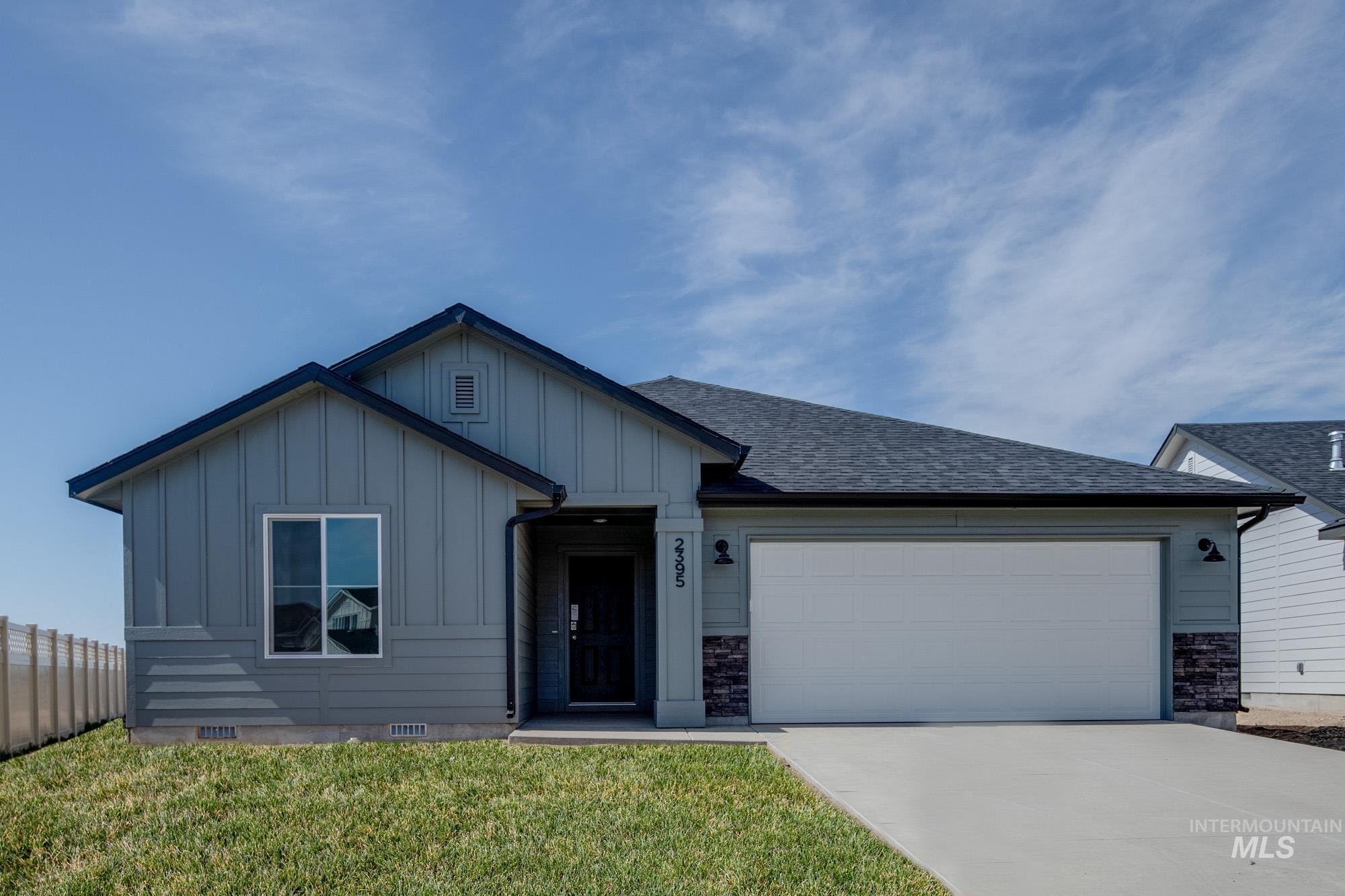 2395 W Opalite Dr Property Photo 1