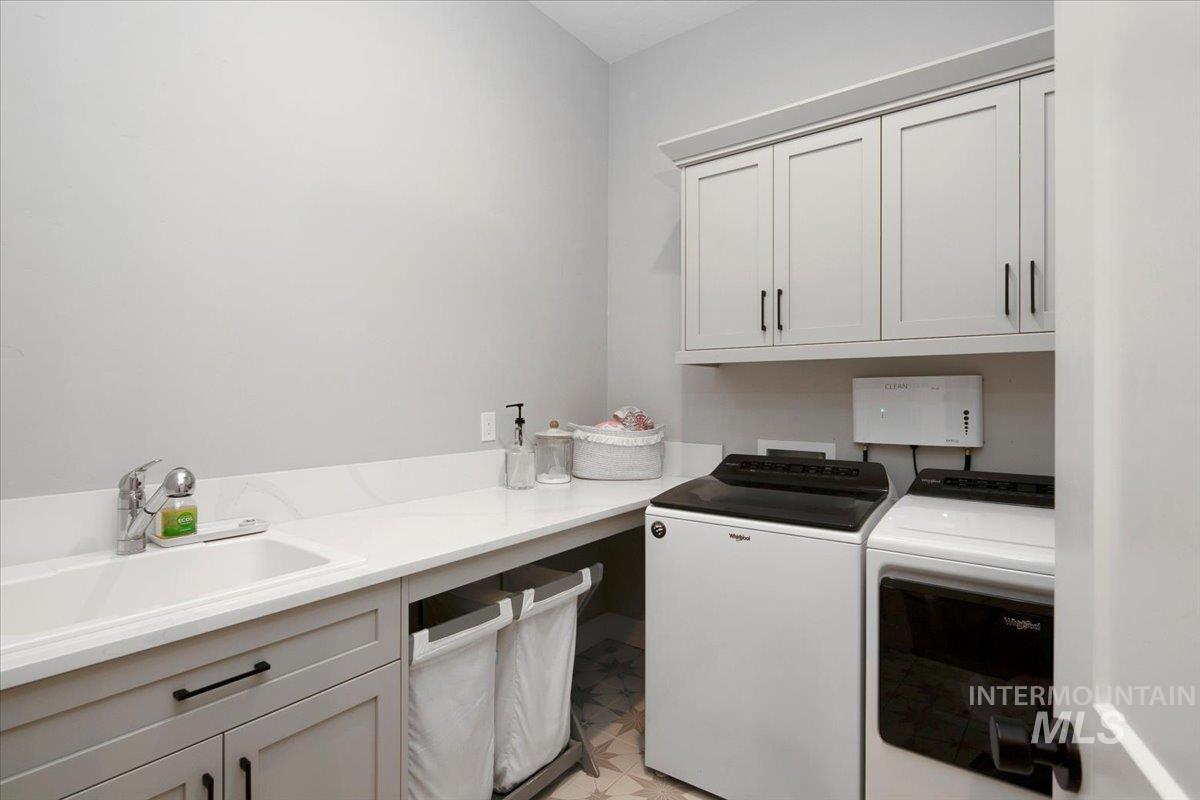 8470 W Cliff Rose Ct Property Photo 22