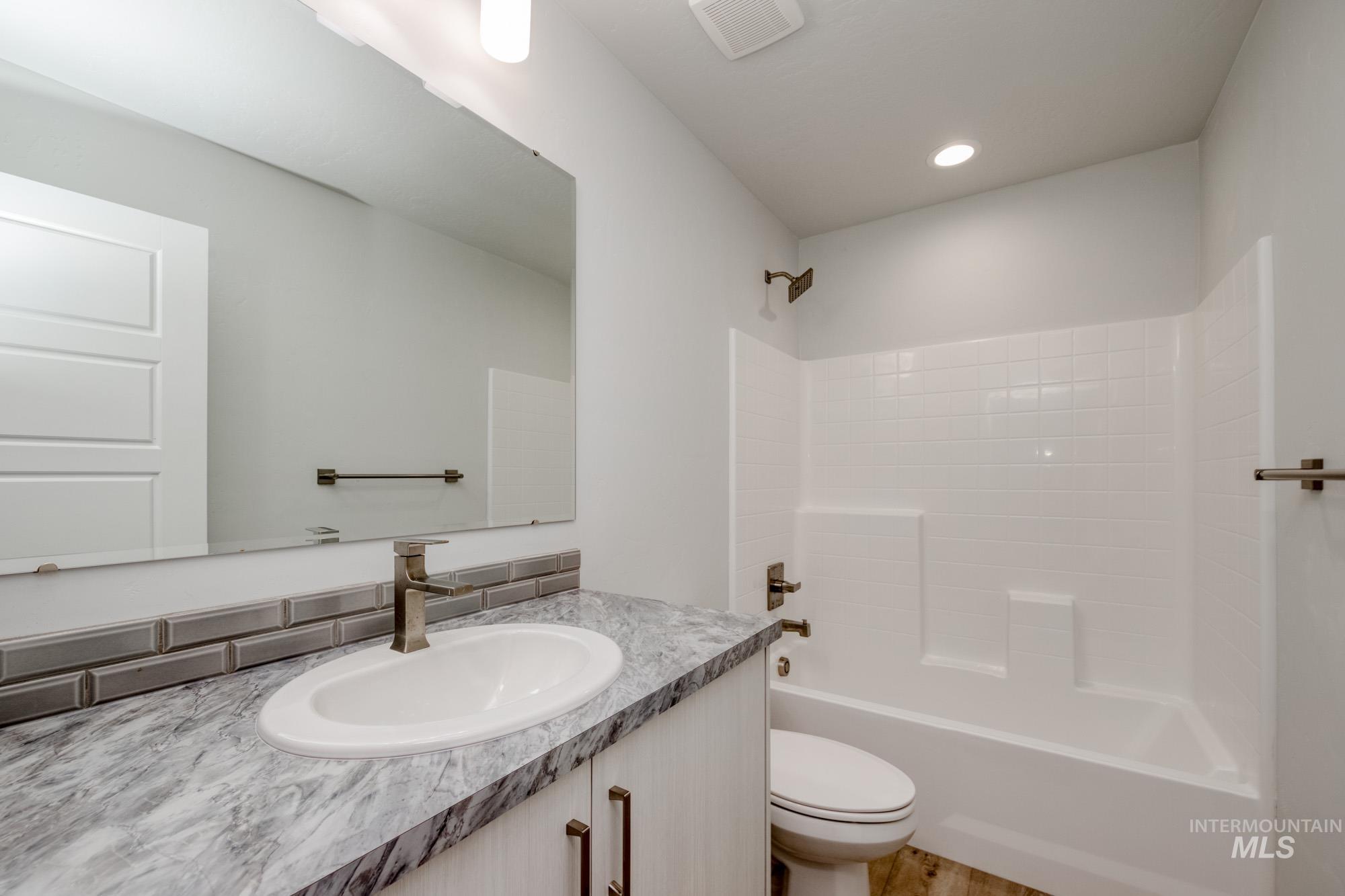 3535 W Morere Dr Property Photo 4
