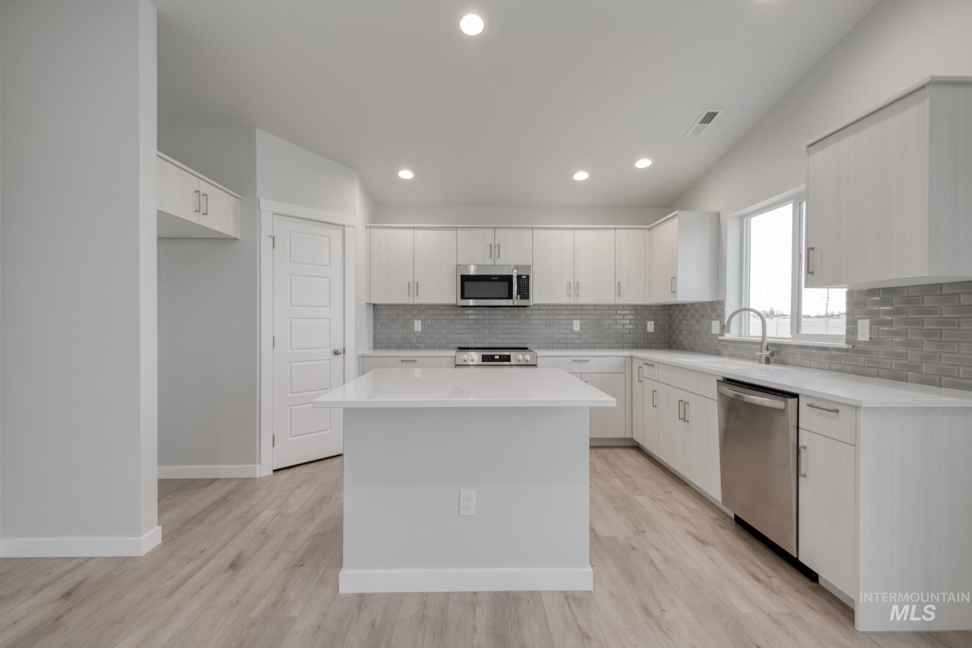 3535 W Morere Dr Property Photo 19