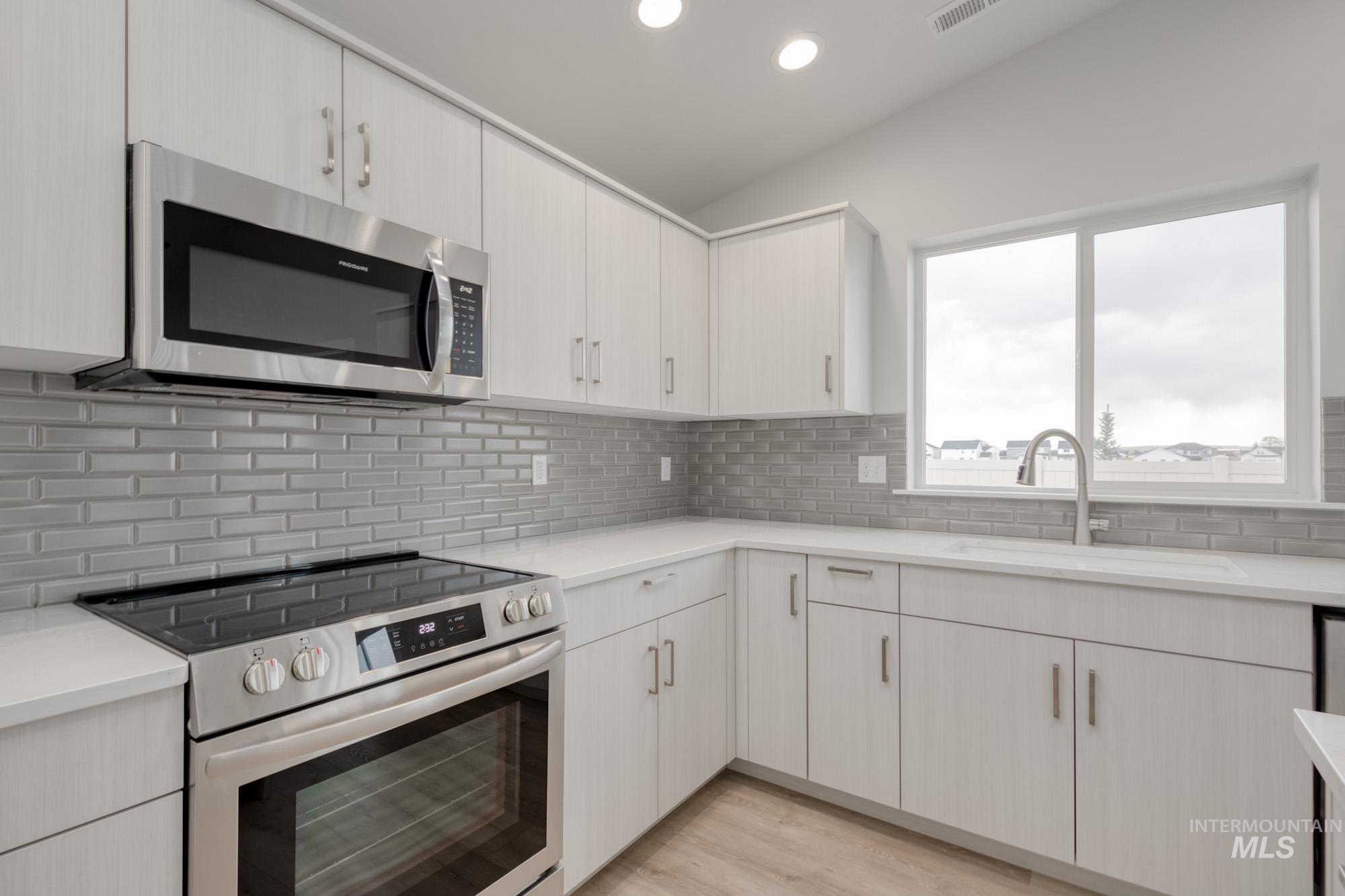 3535 W Morere Dr Property Photo 21