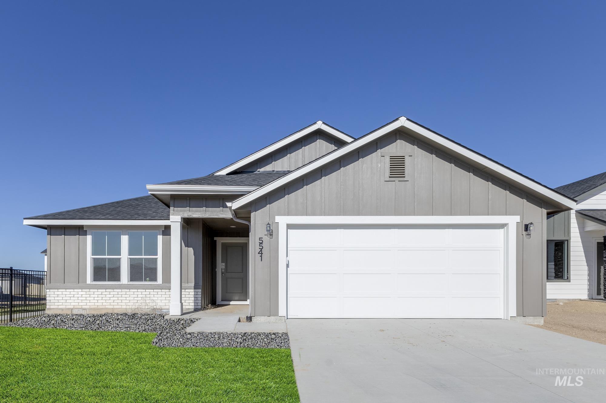 5541 S Lokie Ave Property Photo 1
