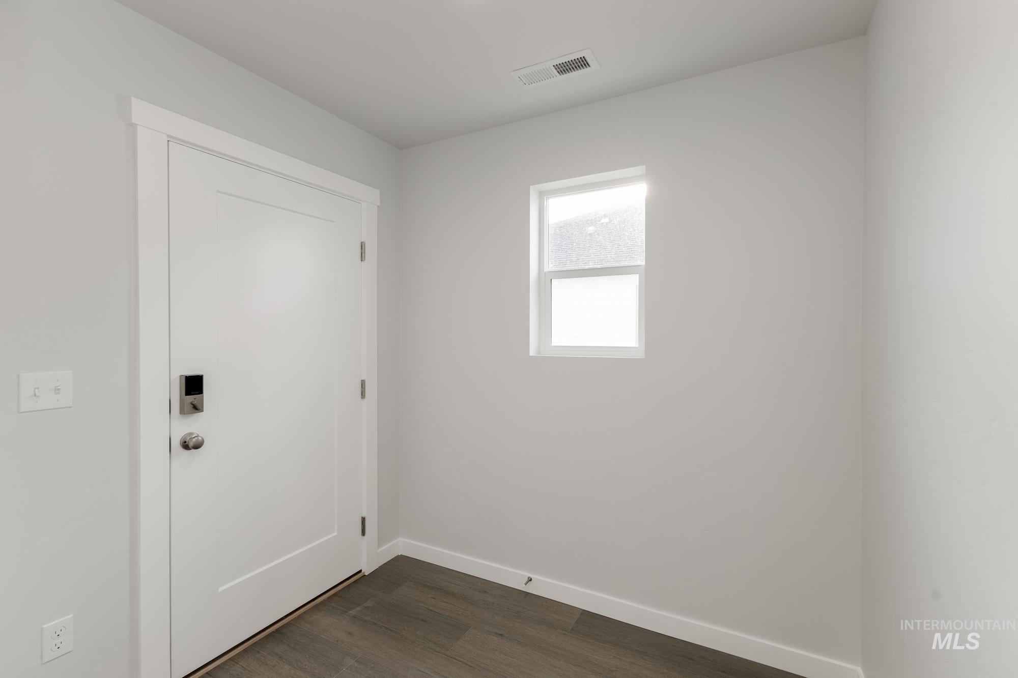 2747 E Valley Wind St Property Photo 2