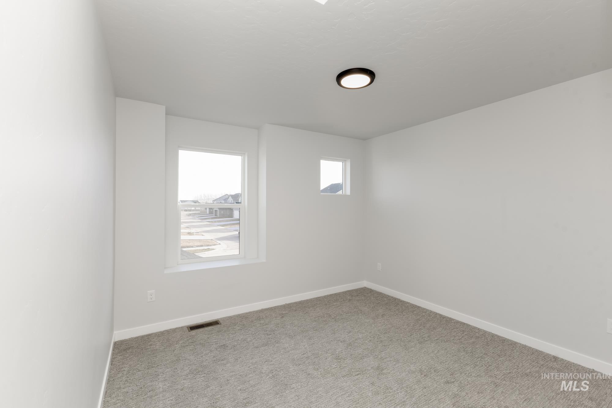 2747 E Valley Wind St Property Photo 16