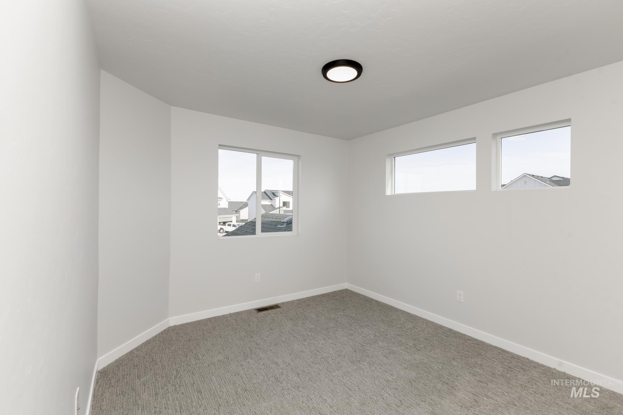 2747 E Valley Wind St Property Photo 17