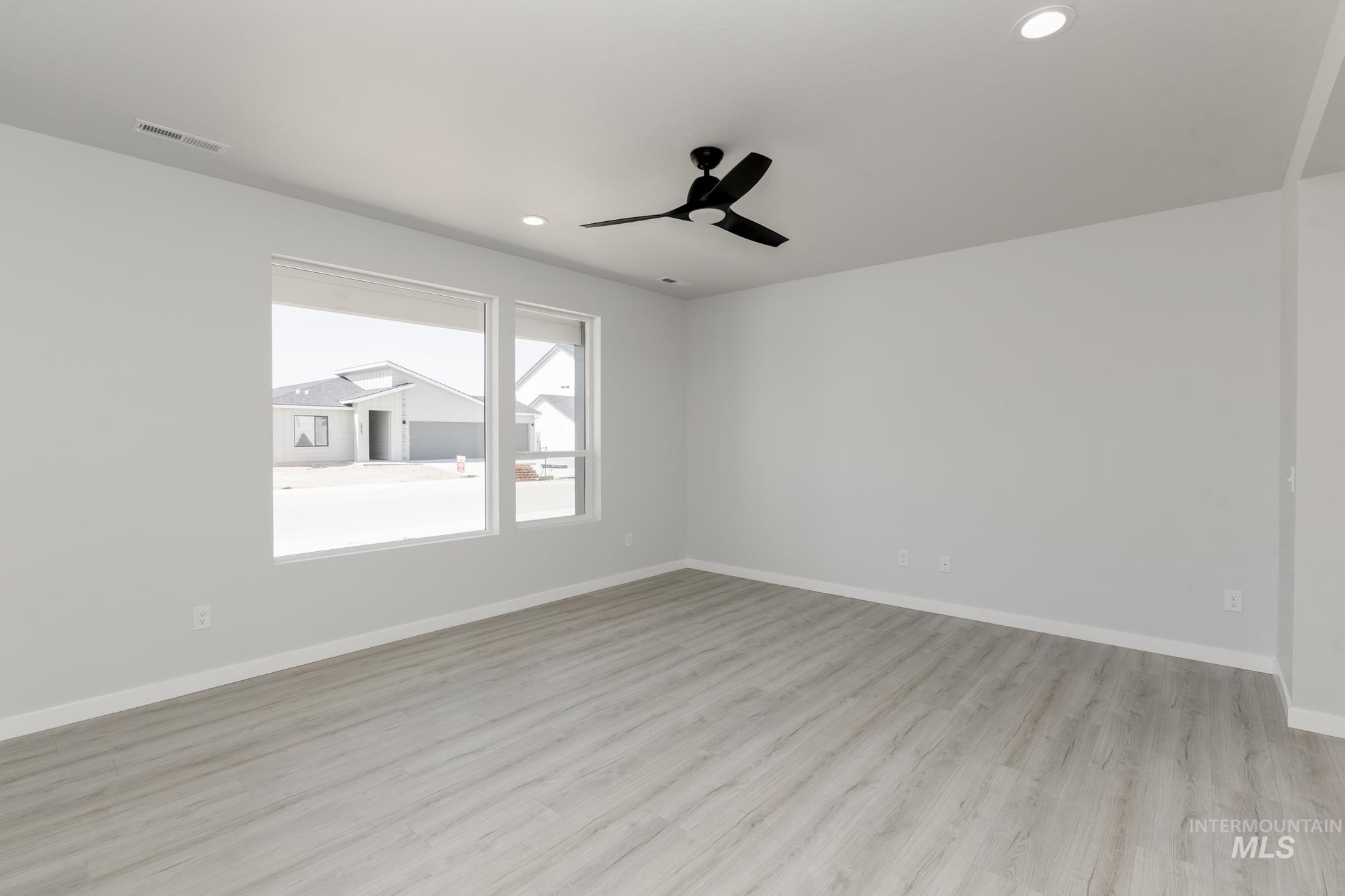 2816 N Eagle Meadow Ave Property Photo 11