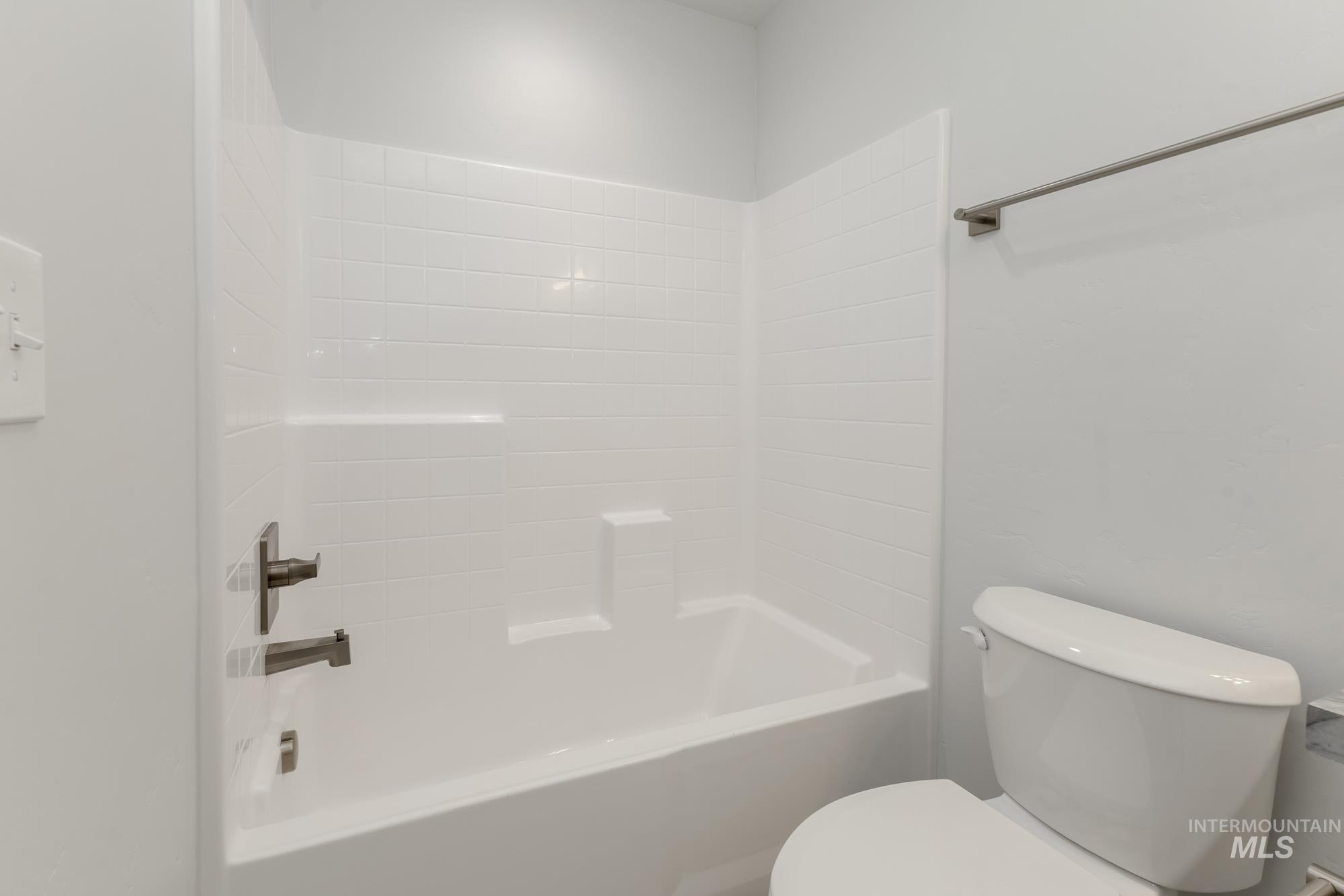 2816 N Eagle Meadow Ave Property Photo 18