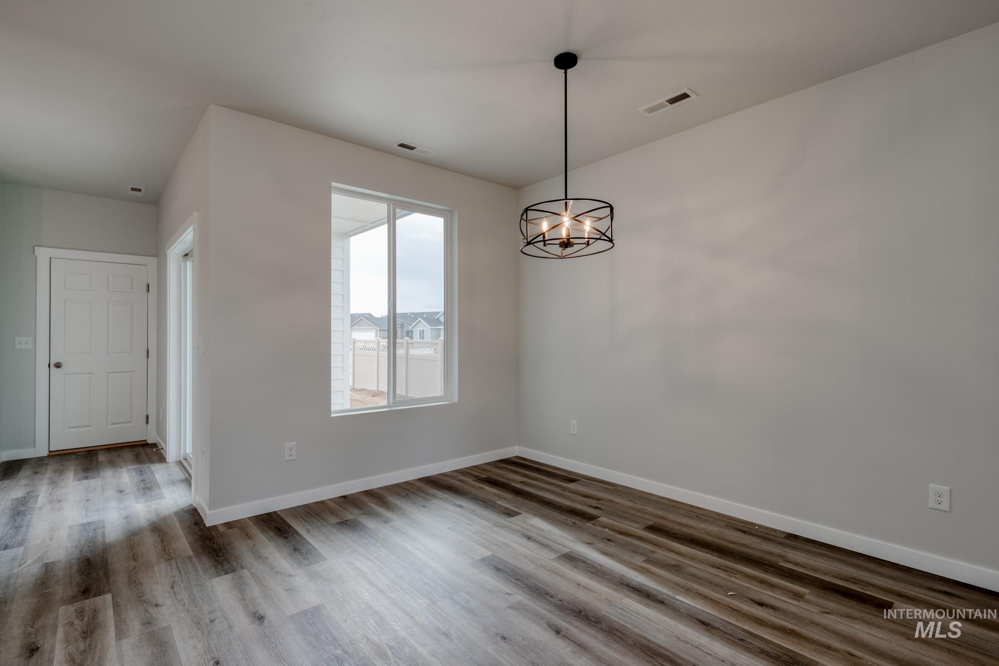 2804 N Eagle Meadow Ave Property Photo 11