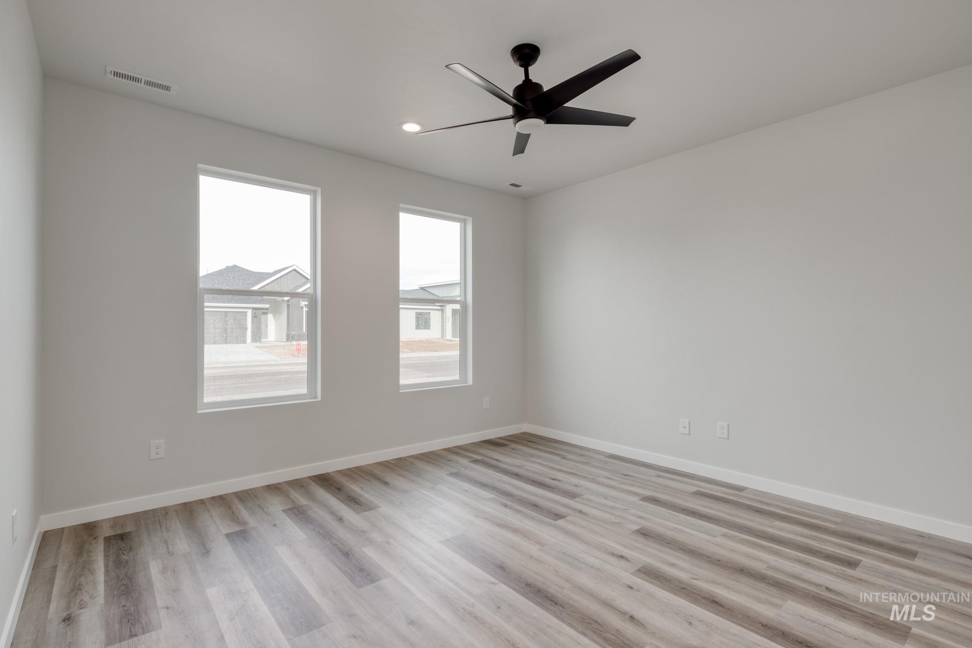 2804 N Eagle Meadow Ave Property Photo 12