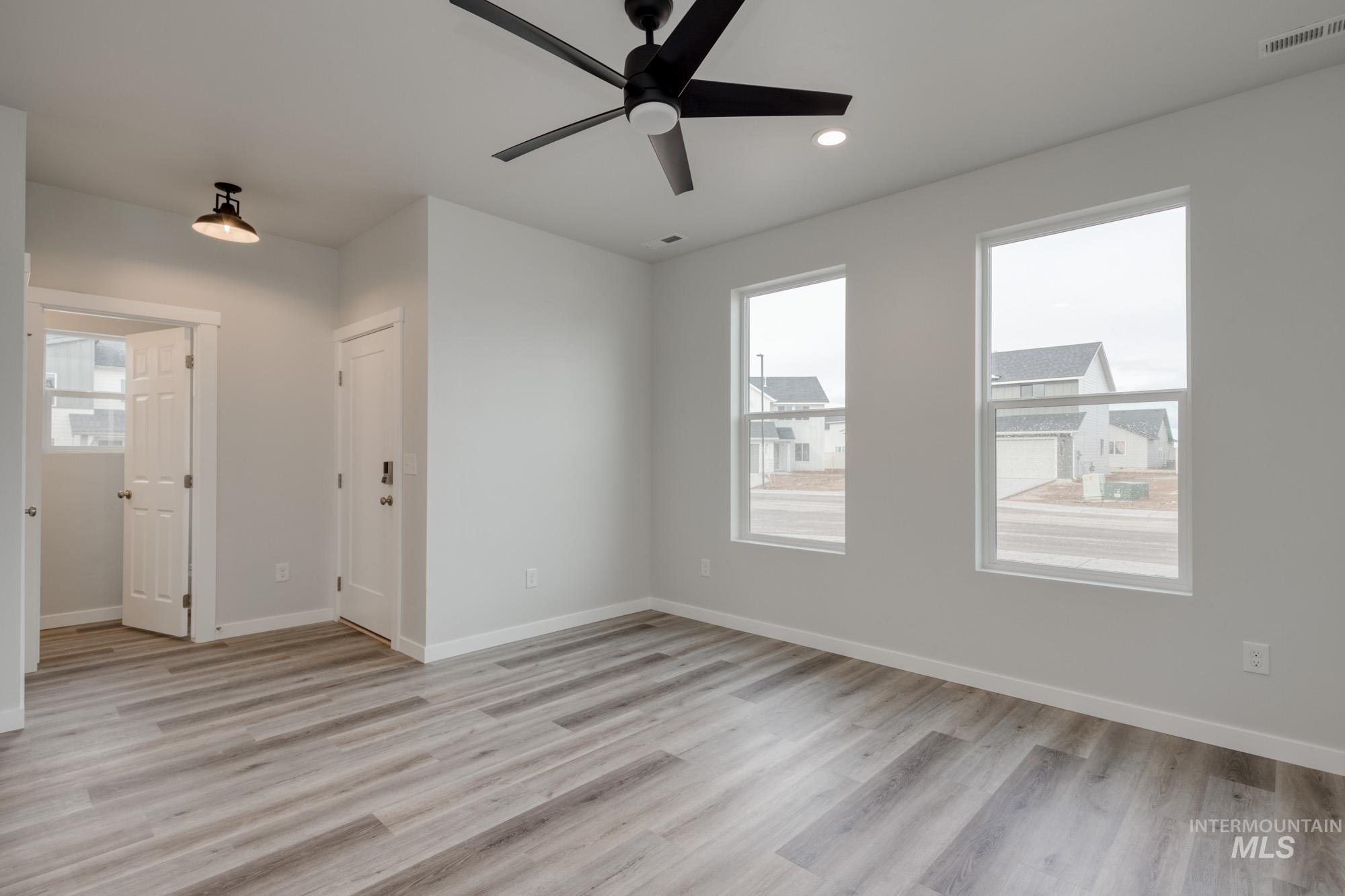 2804 N Eagle Meadow Ave Property Photo 13