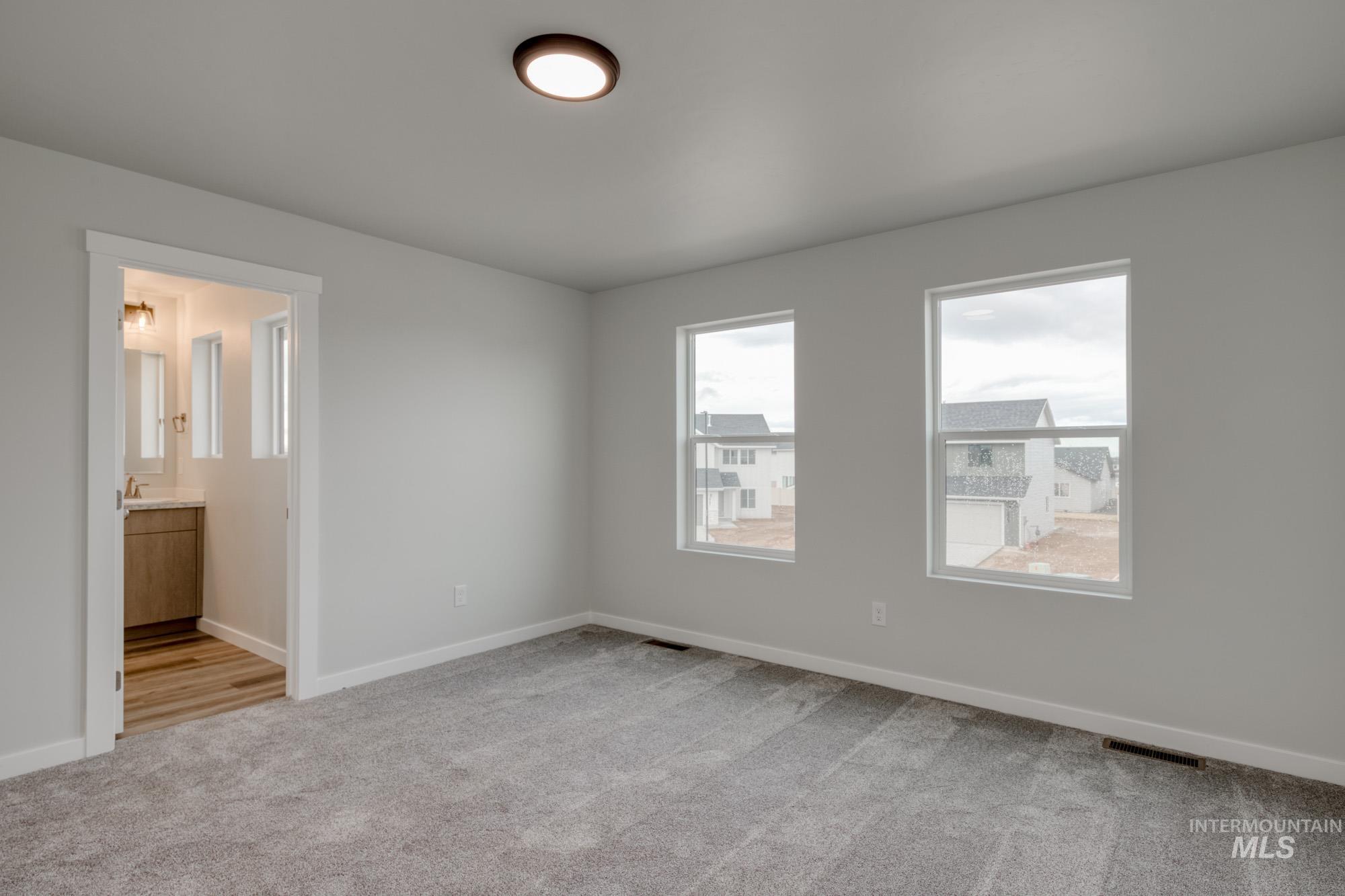 2804 N Eagle Meadow Ave Property Photo 16