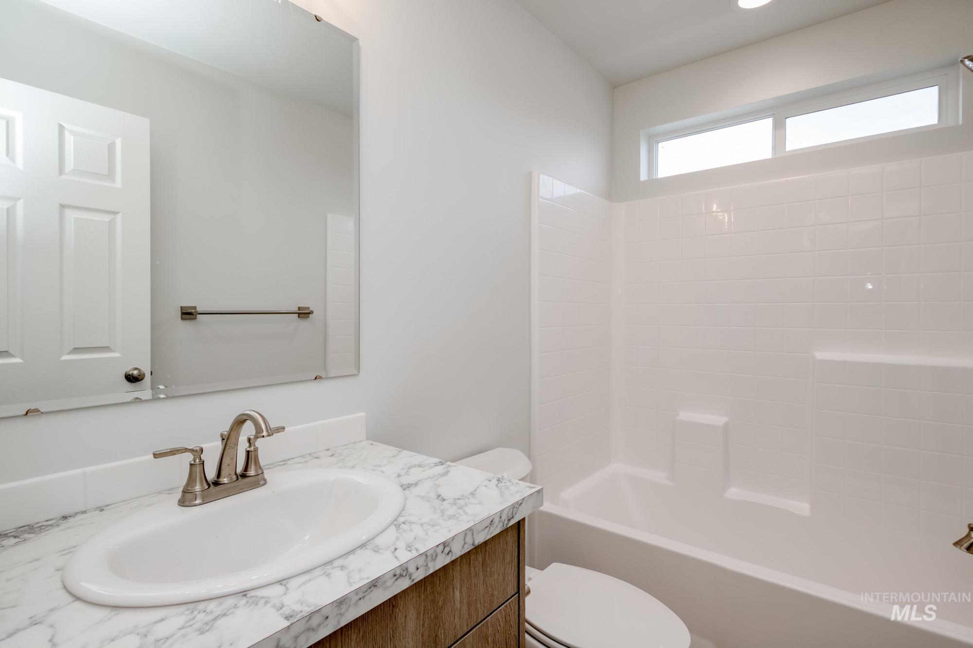 2804 N Eagle Meadow Ave Property Photo 21
