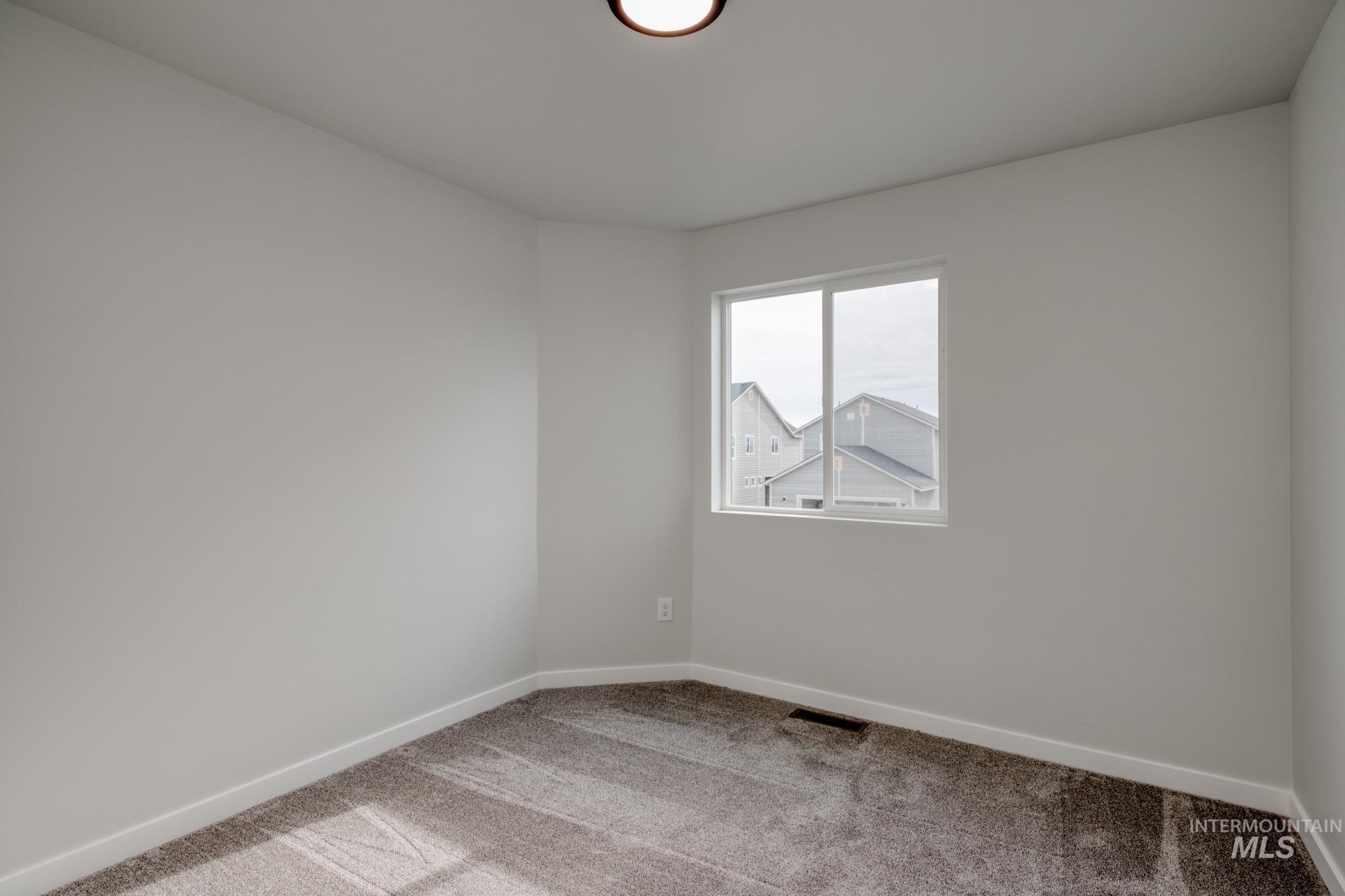 2804 N Eagle Meadow Ave Property Photo 23