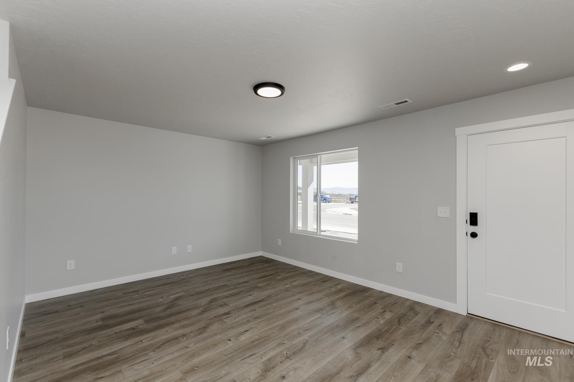 8381 S Sansa Ave Property Photo 2