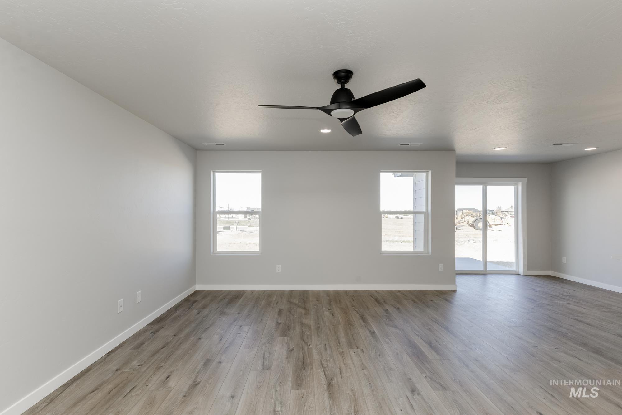 8381 S Sansa Ave Property Photo 8