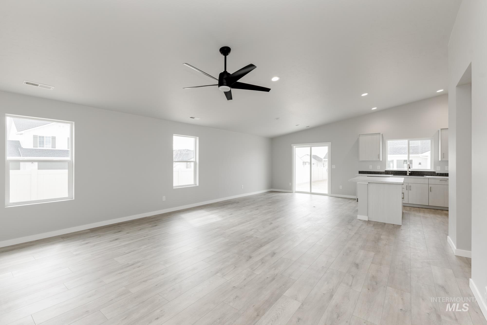 8397 S Sansa Ave Property Photo 6