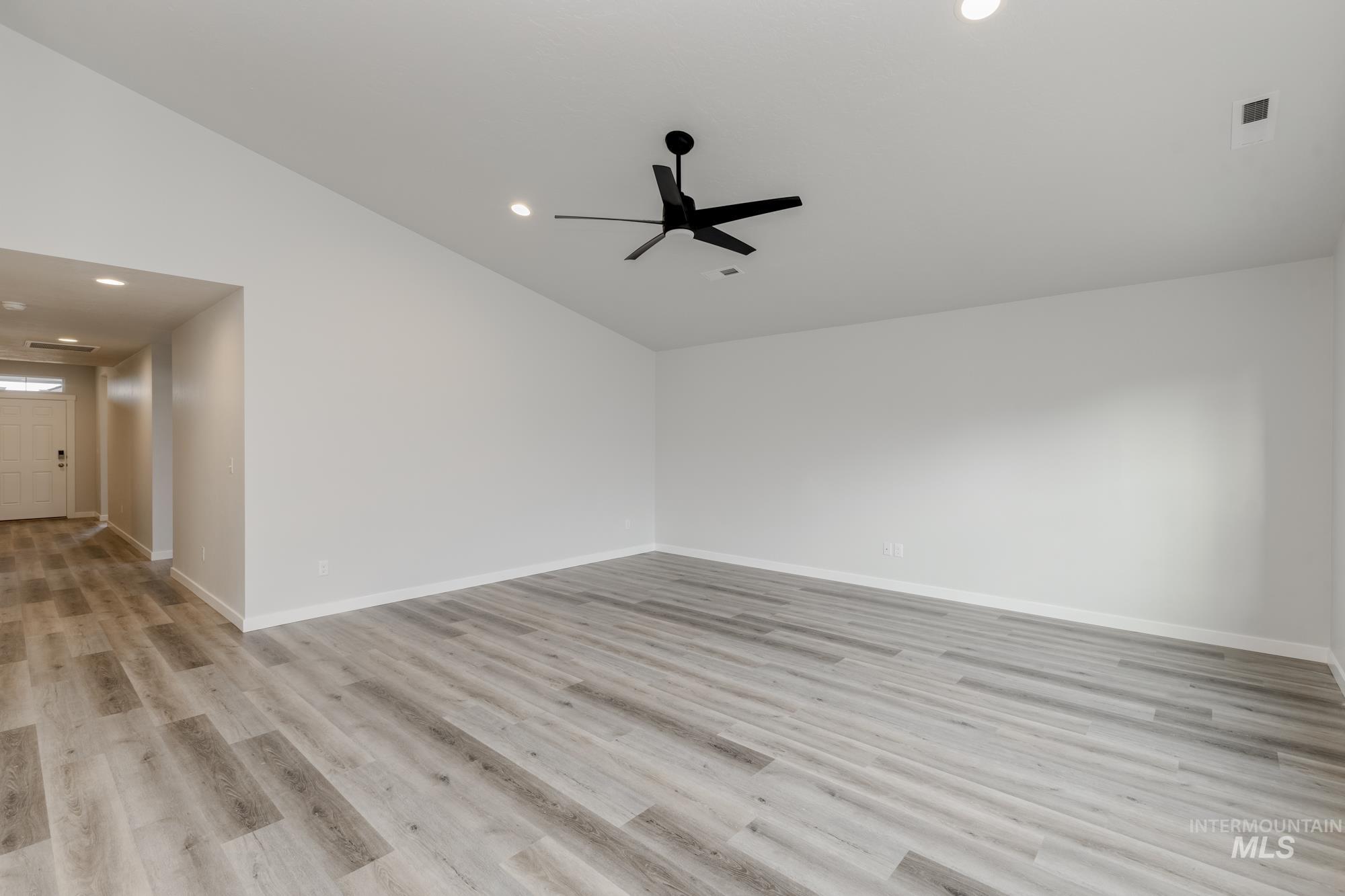 1396 W Malad River St Property Photo 9