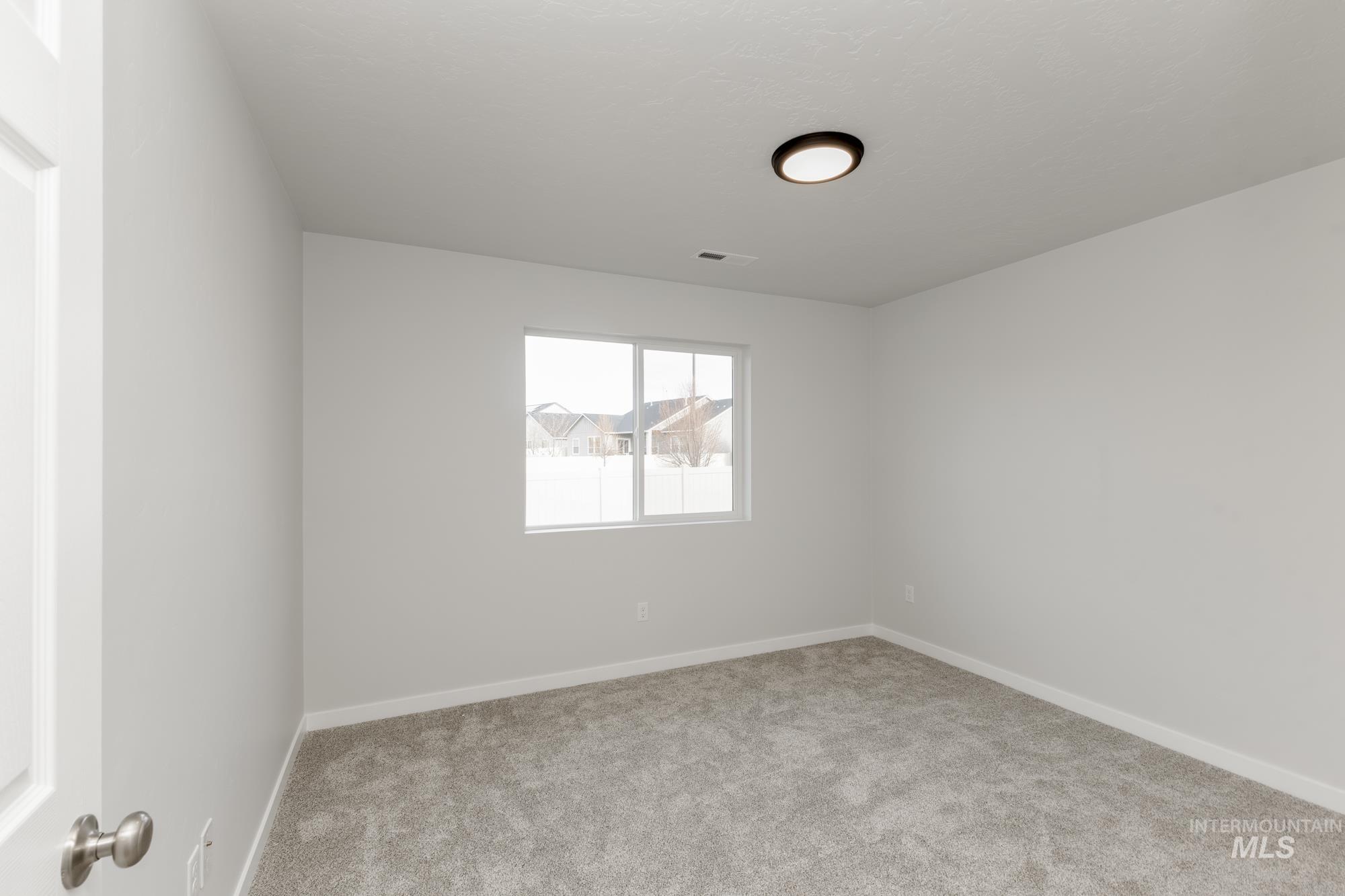 1396 W Malad River St Property Photo 10