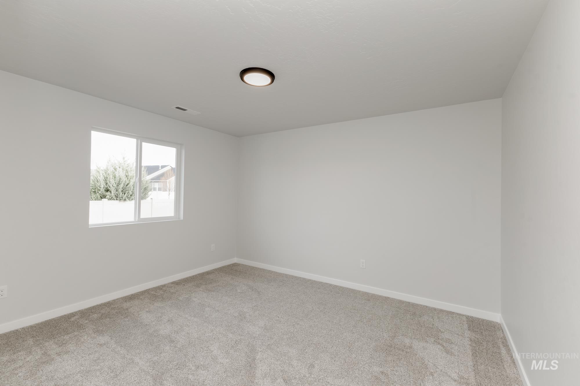 1396 W Malad River St Property Photo 11