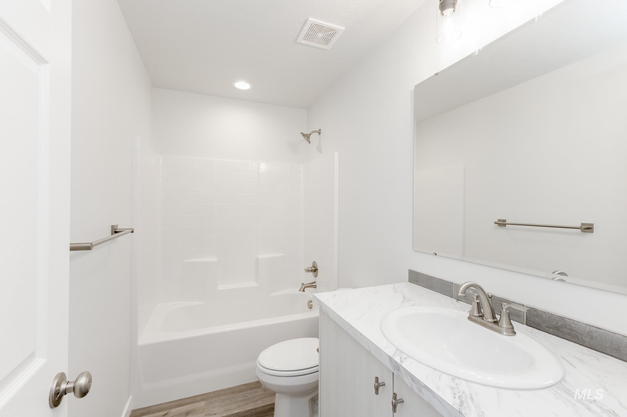 1396 W Malad River St Property Photo 13
