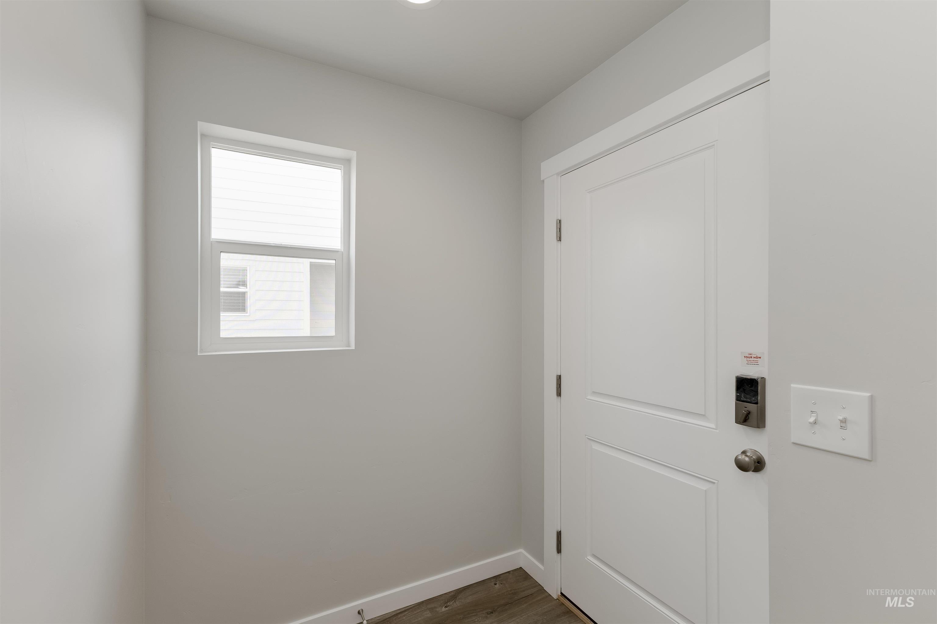 1378 W Crooked River Dr Property Photo 2