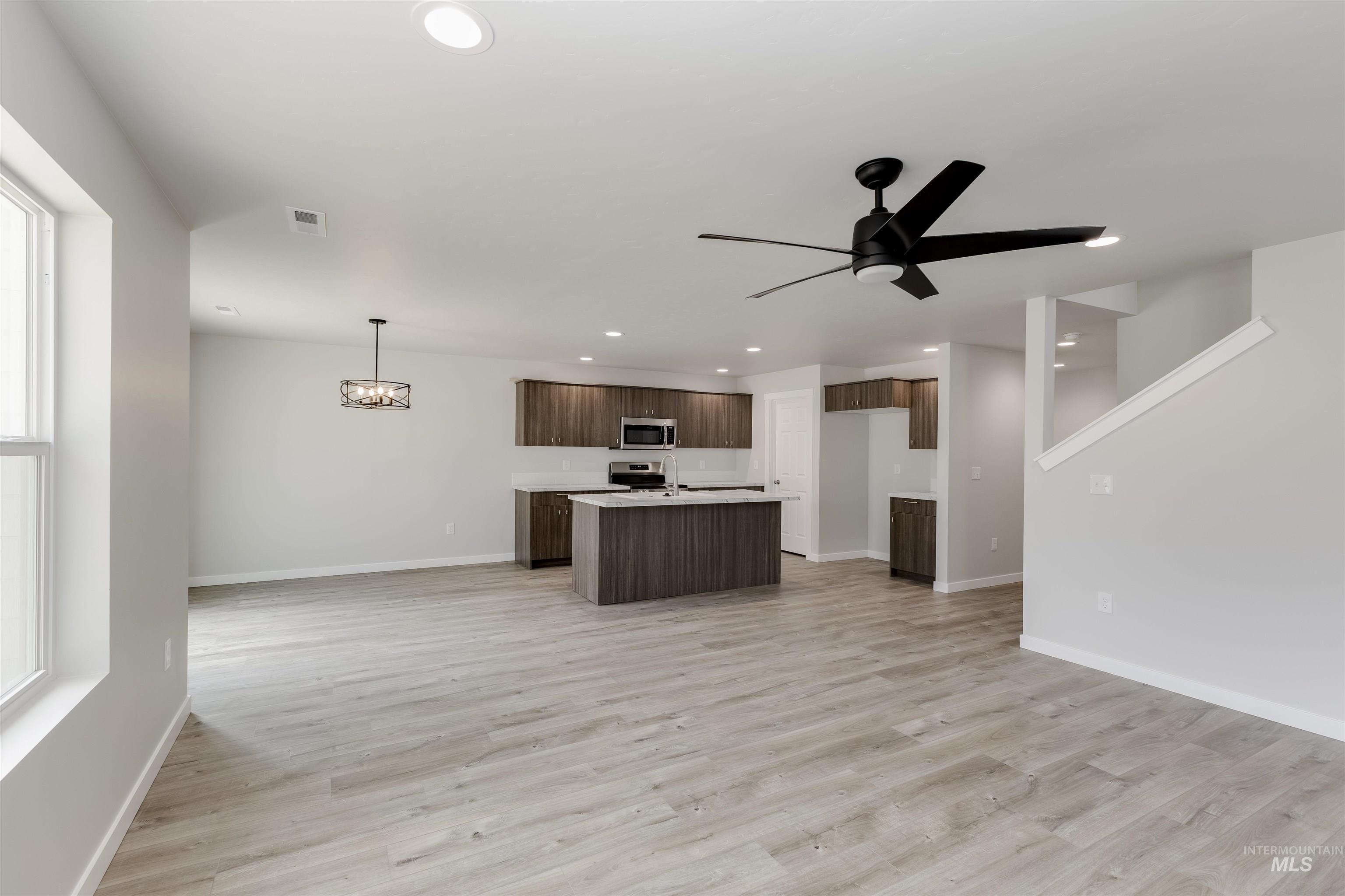 1378 W Crooked River Dr Property Photo 8